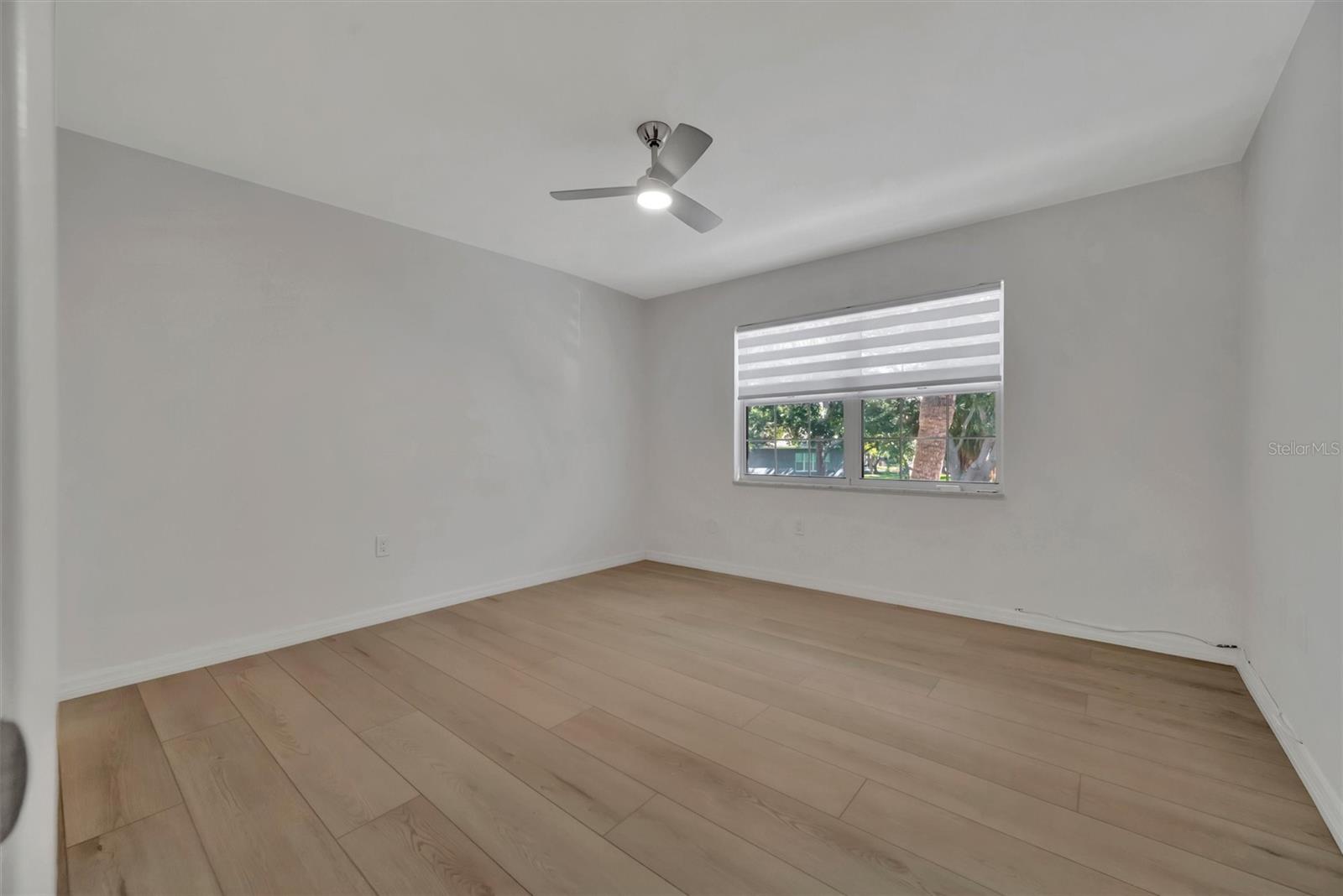 650 PINELLAS POINT DR S #216, ST PETERSBURG, FL, 33705