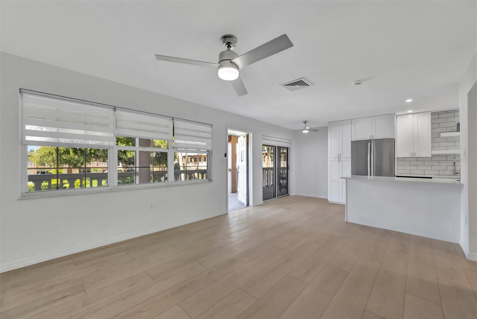 650 PINELLAS POINT DR S #216, ST PETERSBURG, FL, 33705