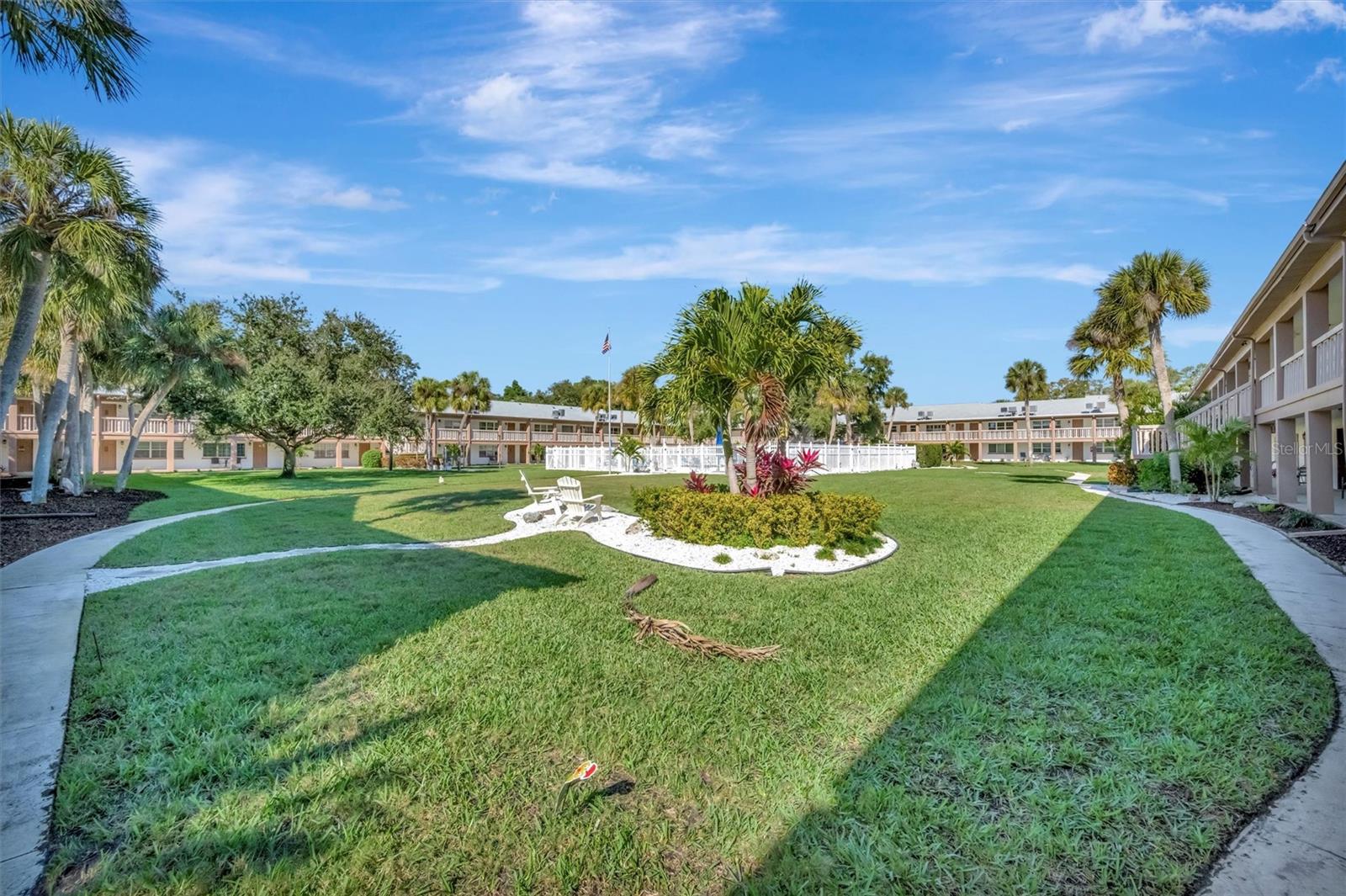 650 PINELLAS POINT DR S #216, ST PETERSBURG, FL, 33705