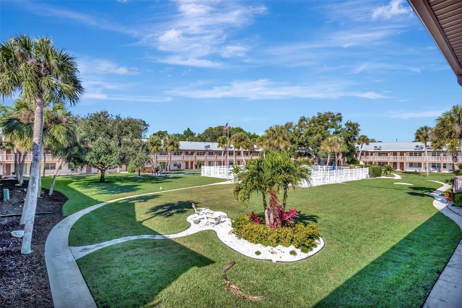 650 PINELLAS POINT DR S #216, ST PETERSBURG, FL, 33705