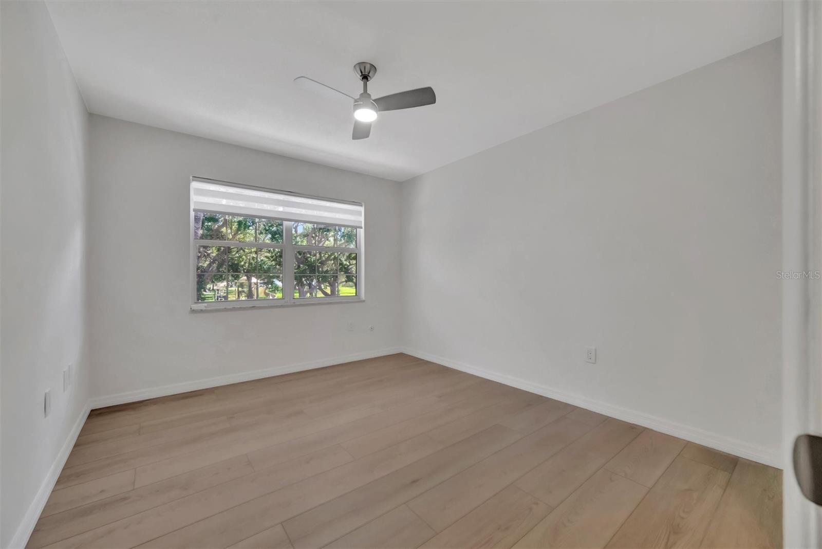 650 PINELLAS POINT DR S #216, ST PETERSBURG, FL, 33705