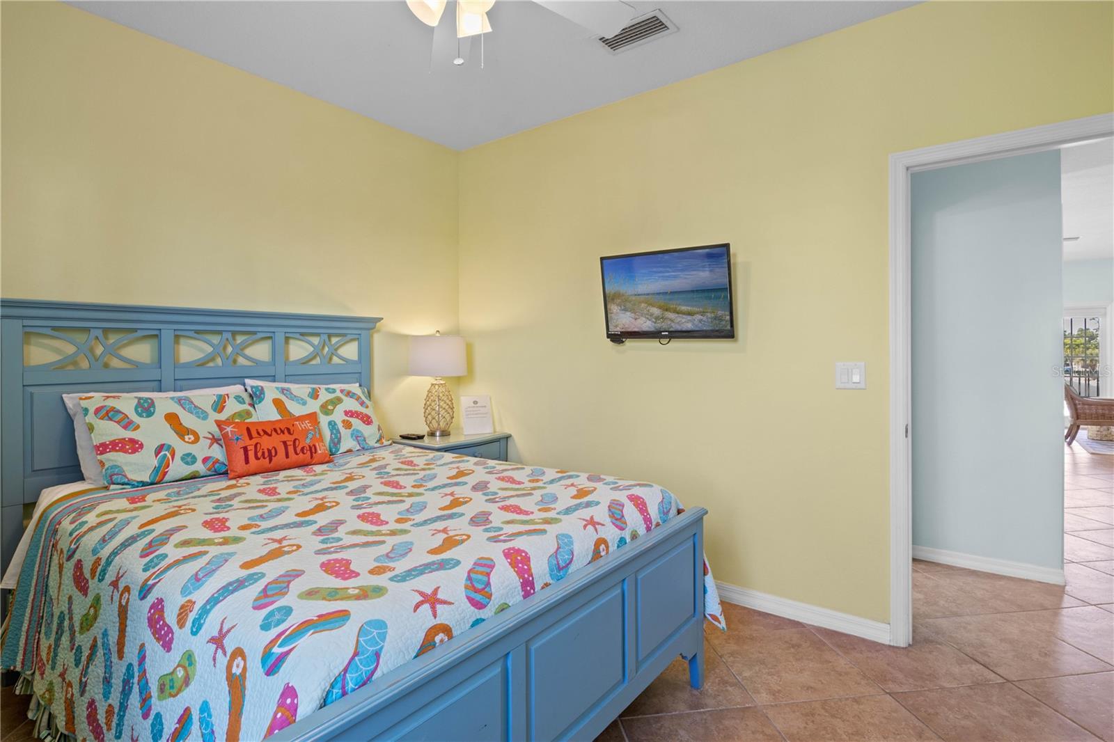 7005 HOLMES BLVD, HOLMES BEACH, FL, 34217