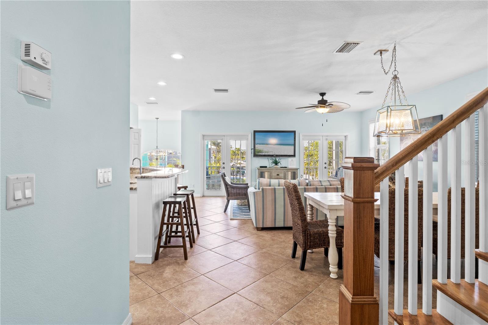 7005 HOLMES BLVD, HOLMES BEACH, FL, 34217