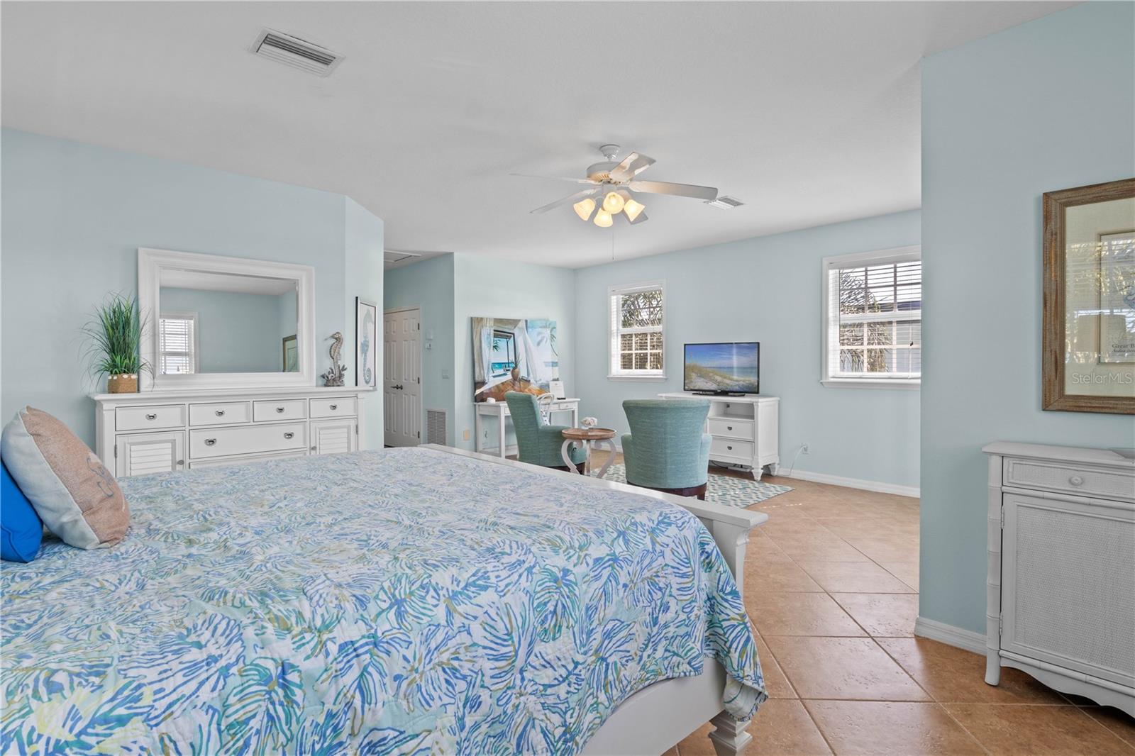 7005 HOLMES BLVD, HOLMES BEACH, FL, 34217