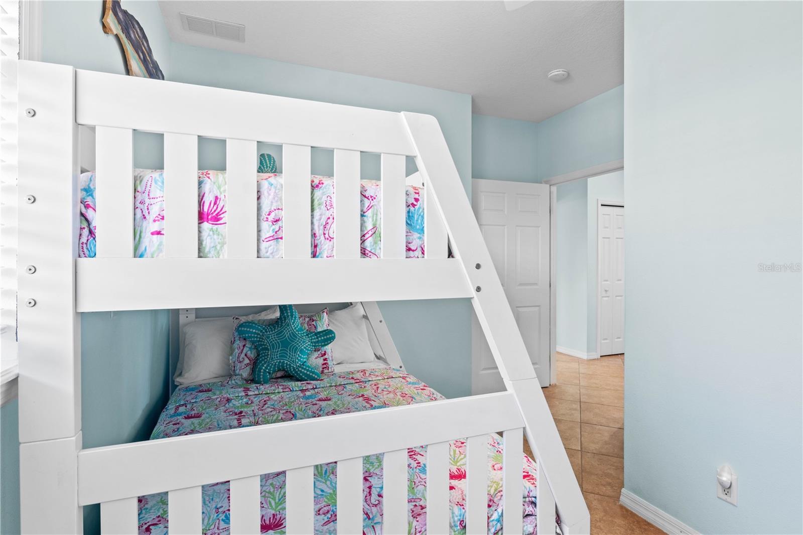 7005 HOLMES BLVD, HOLMES BEACH, FL, 34217