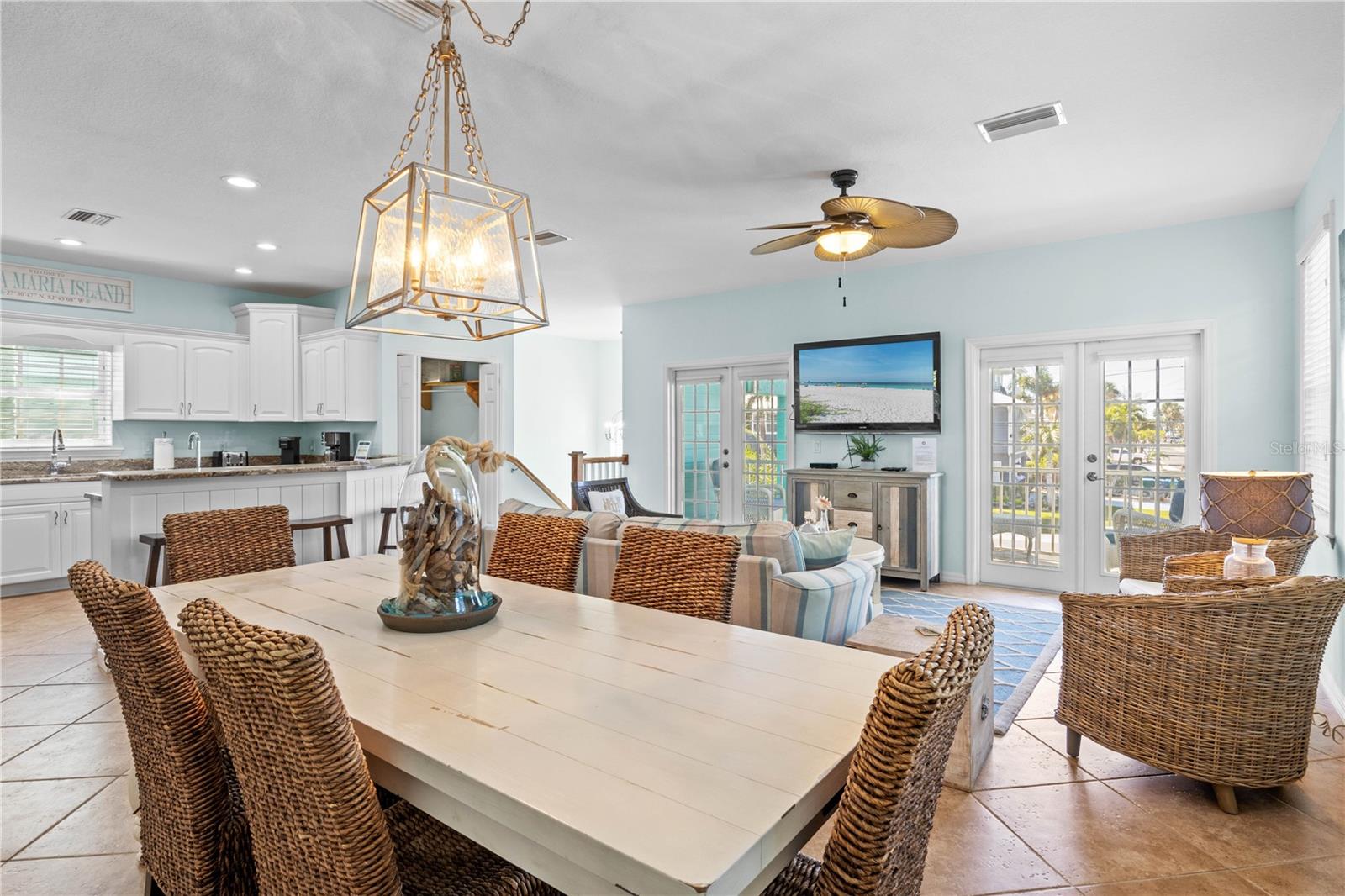 7005 HOLMES BLVD, HOLMES BEACH, FL, 34217