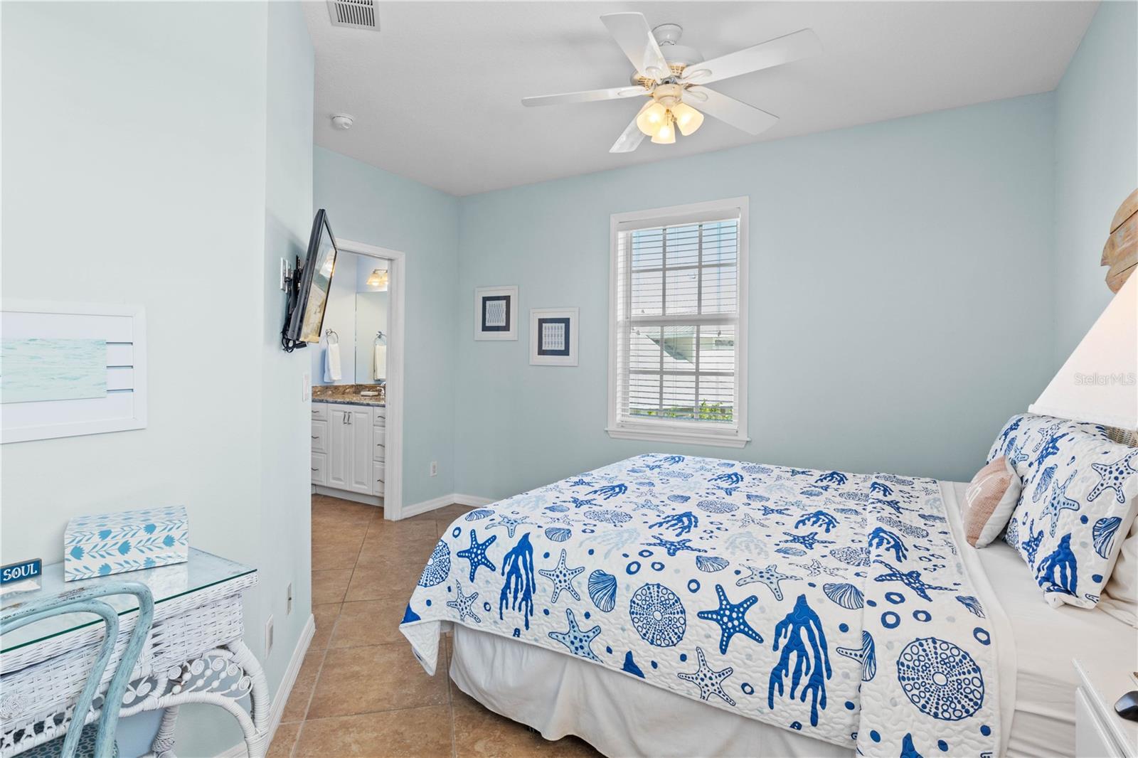 7005 HOLMES BLVD, HOLMES BEACH, FL, 34217