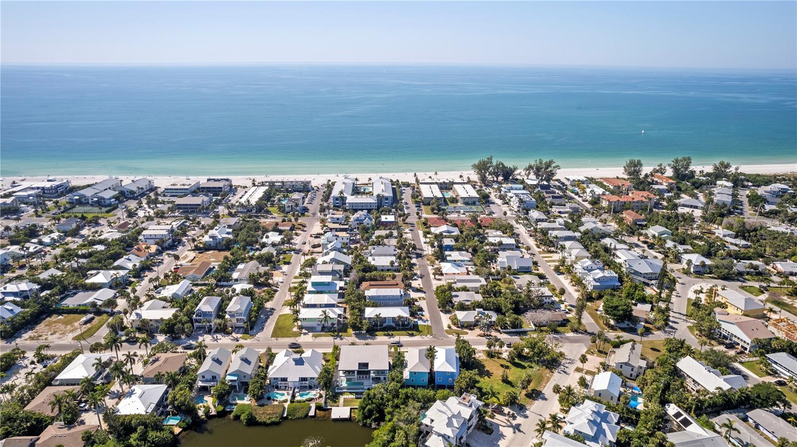 7005 HOLMES BLVD, HOLMES BEACH, FL, 34217