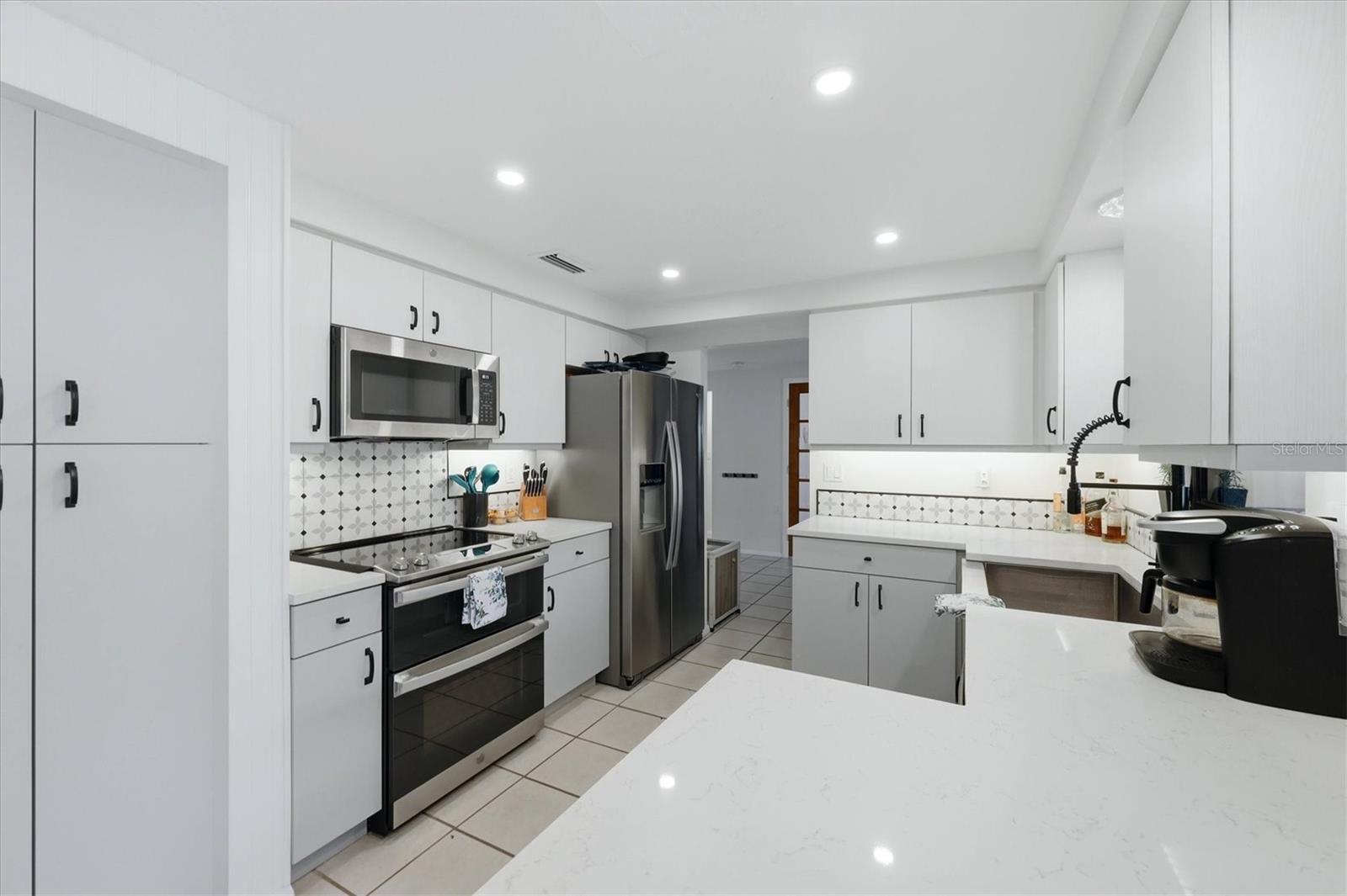 4913 ALMANZA AVE, SARASOTA, FL, 34235