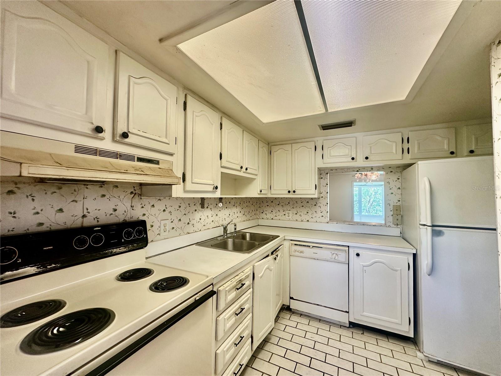 333 LAKE HOWARD DR NW #304B, WINTER HAVEN, FL, 33880