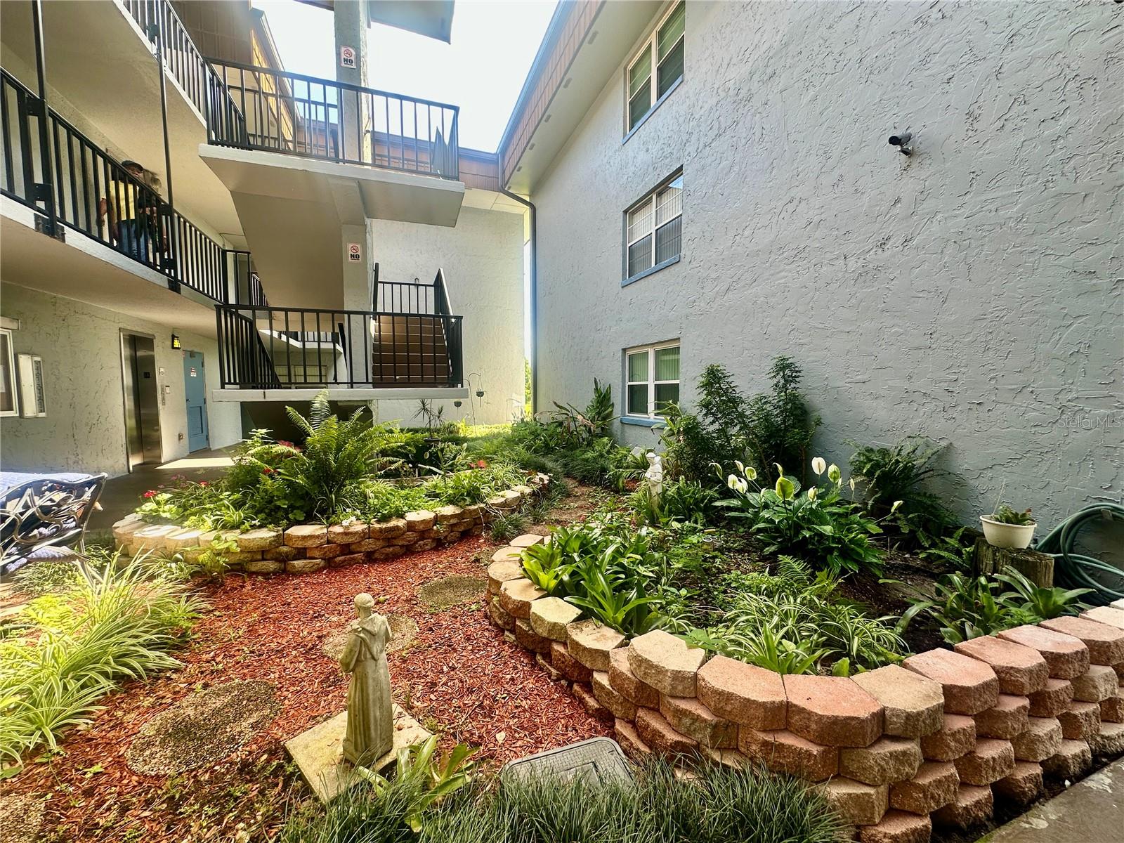 333 LAKE HOWARD DR NW #304B, WINTER HAVEN, FL, 33880