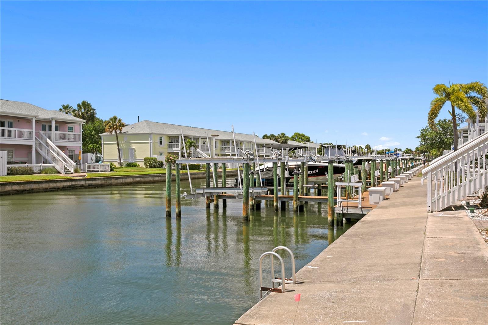 5175 COQUINA KEY DR SE #A, ST PETERSBURG, FL, 33705