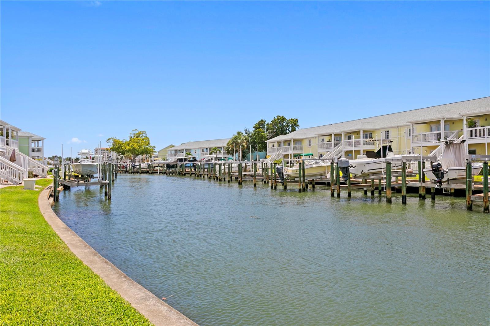 5175 COQUINA KEY DR SE #A, ST PETERSBURG, FL, 33705