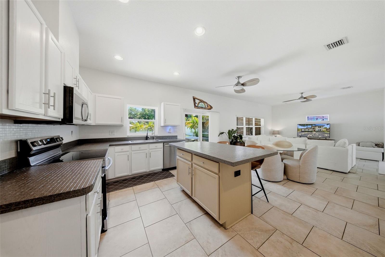 236 15TH AVE SE, ST PETERSBURG, FL, 33701