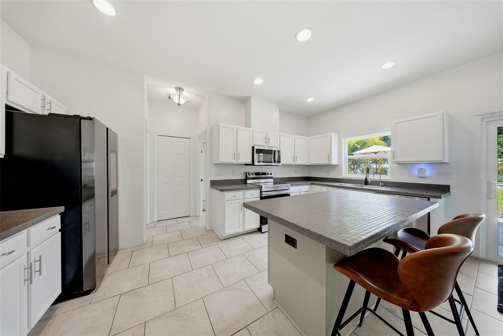 236 15TH AVE SE, ST PETERSBURG, FL, 33701
