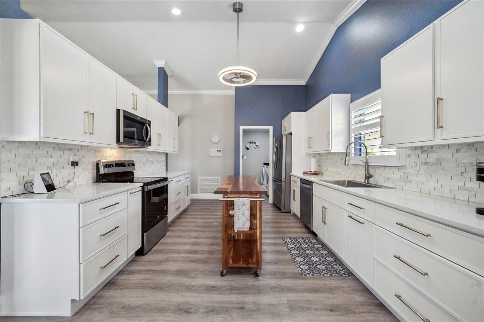 4750 SAWGRASS LAKE CIR, LEESBURG, FL, 34748