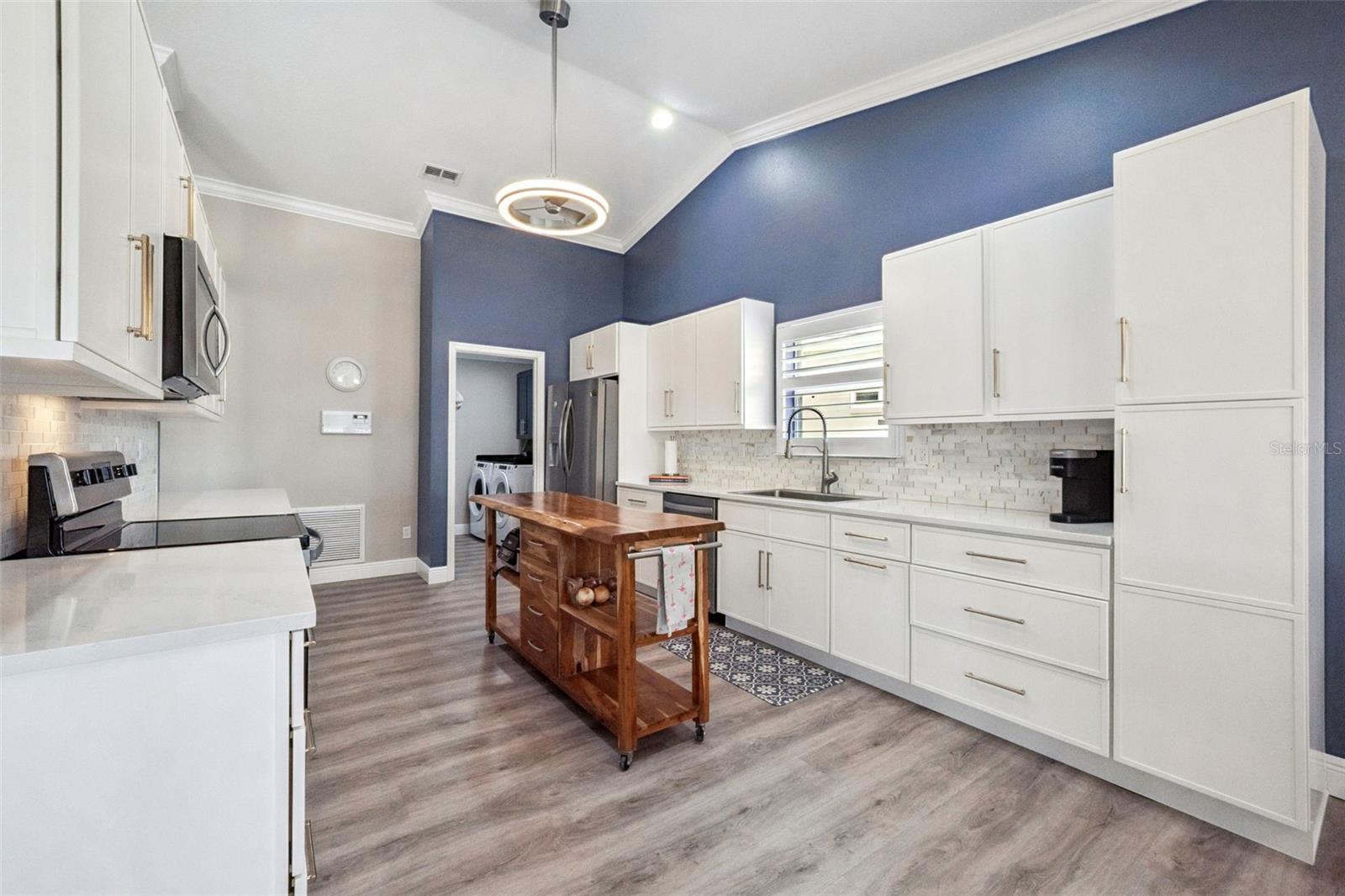 4750 SAWGRASS LAKE CIR, LEESBURG, FL, 34748