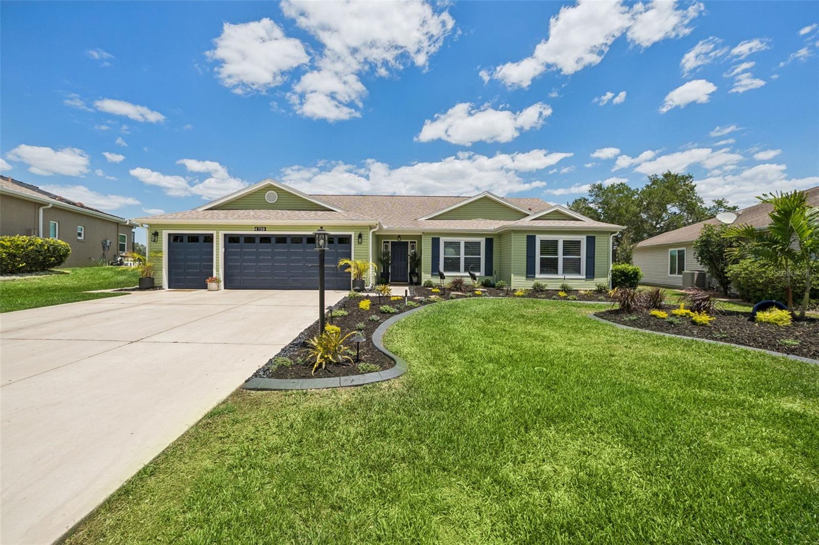 4750 SAWGRASS LAKE CIR, LEESBURG, FL, 34748
