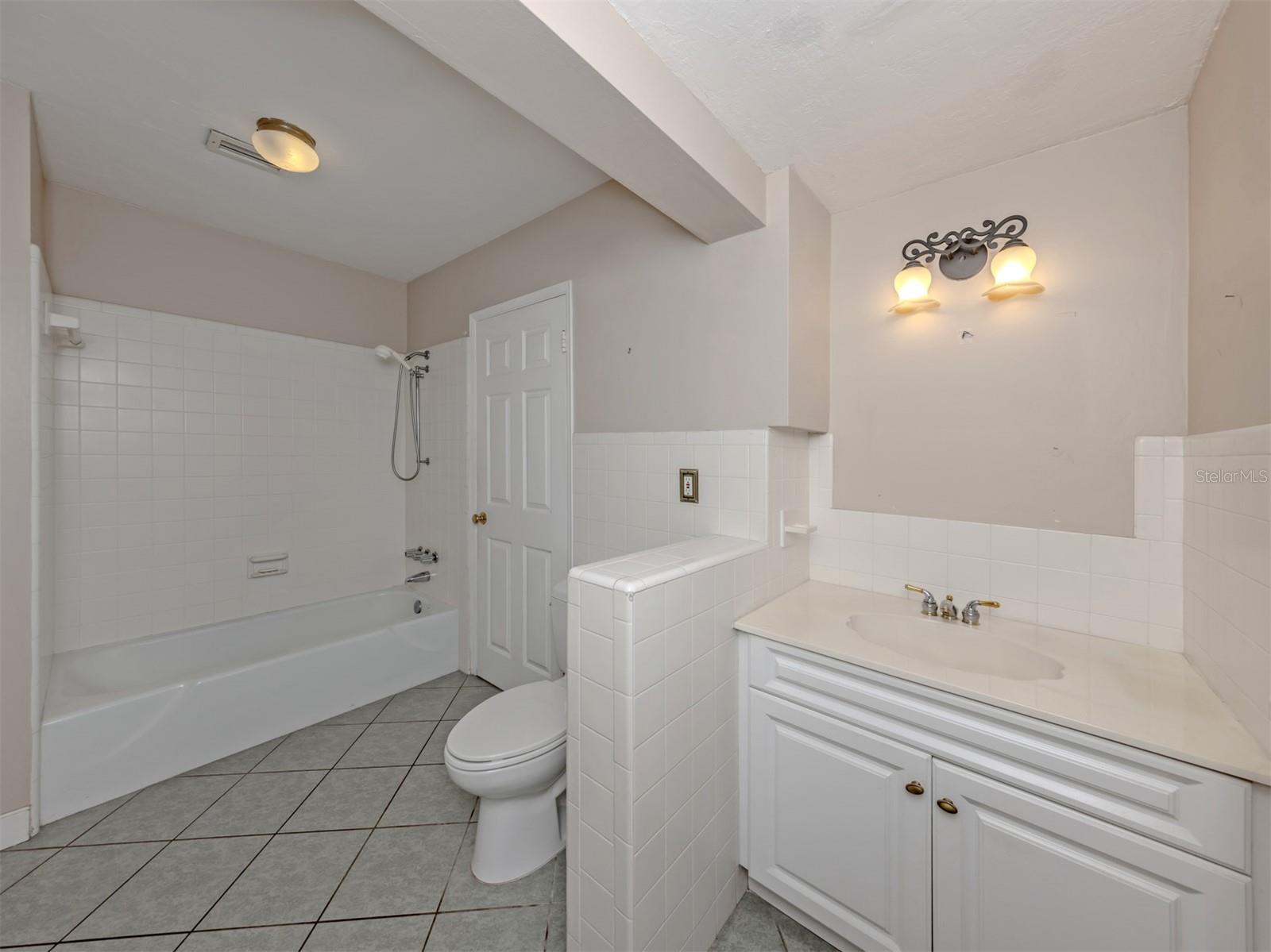 24 GULF MANOR DR, VENICE, FL, 34285