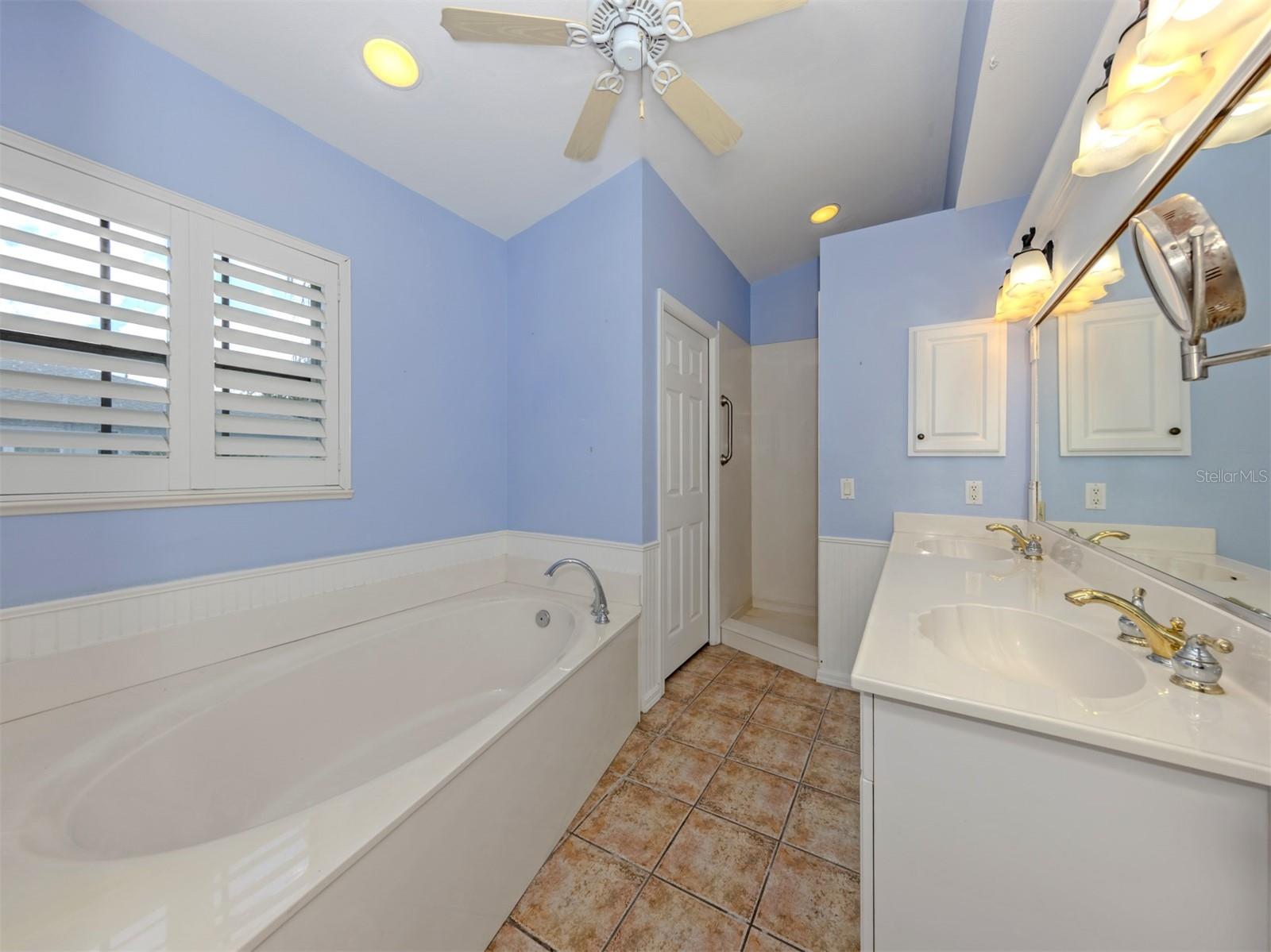 24 GULF MANOR DR, VENICE, FL, 34285