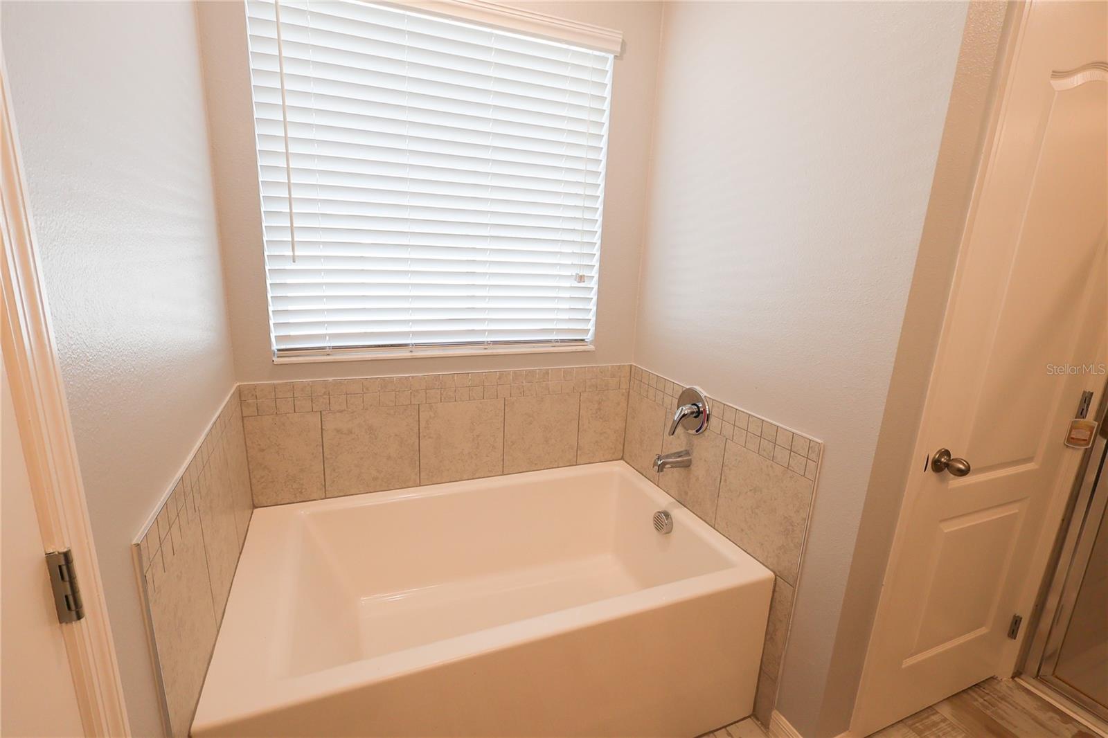 2389 ROCK DR, KISSIMMEE, FL, 34759