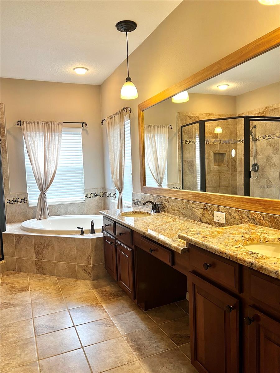 9524 GREENPOINTE DR, TAMPA, FL, 33626