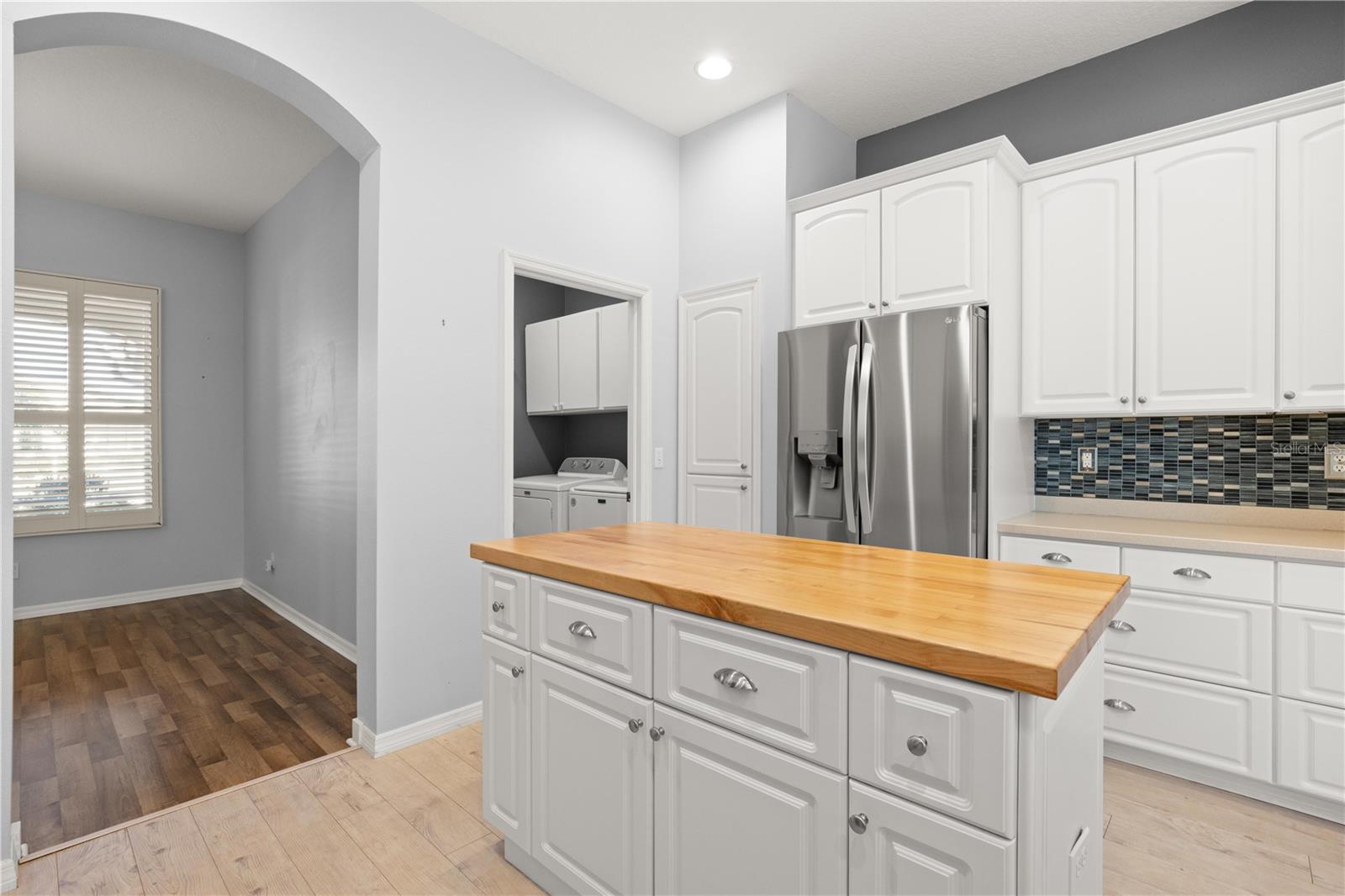 1305 CRYSTAL GREENS DR, SUN CITY CENTER, FL, 33573