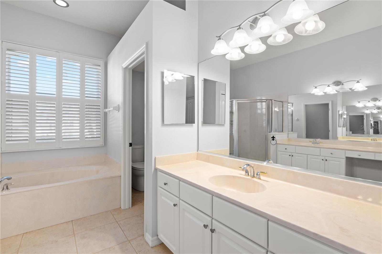 1305 CRYSTAL GREENS DR, SUN CITY CENTER, FL, 33573