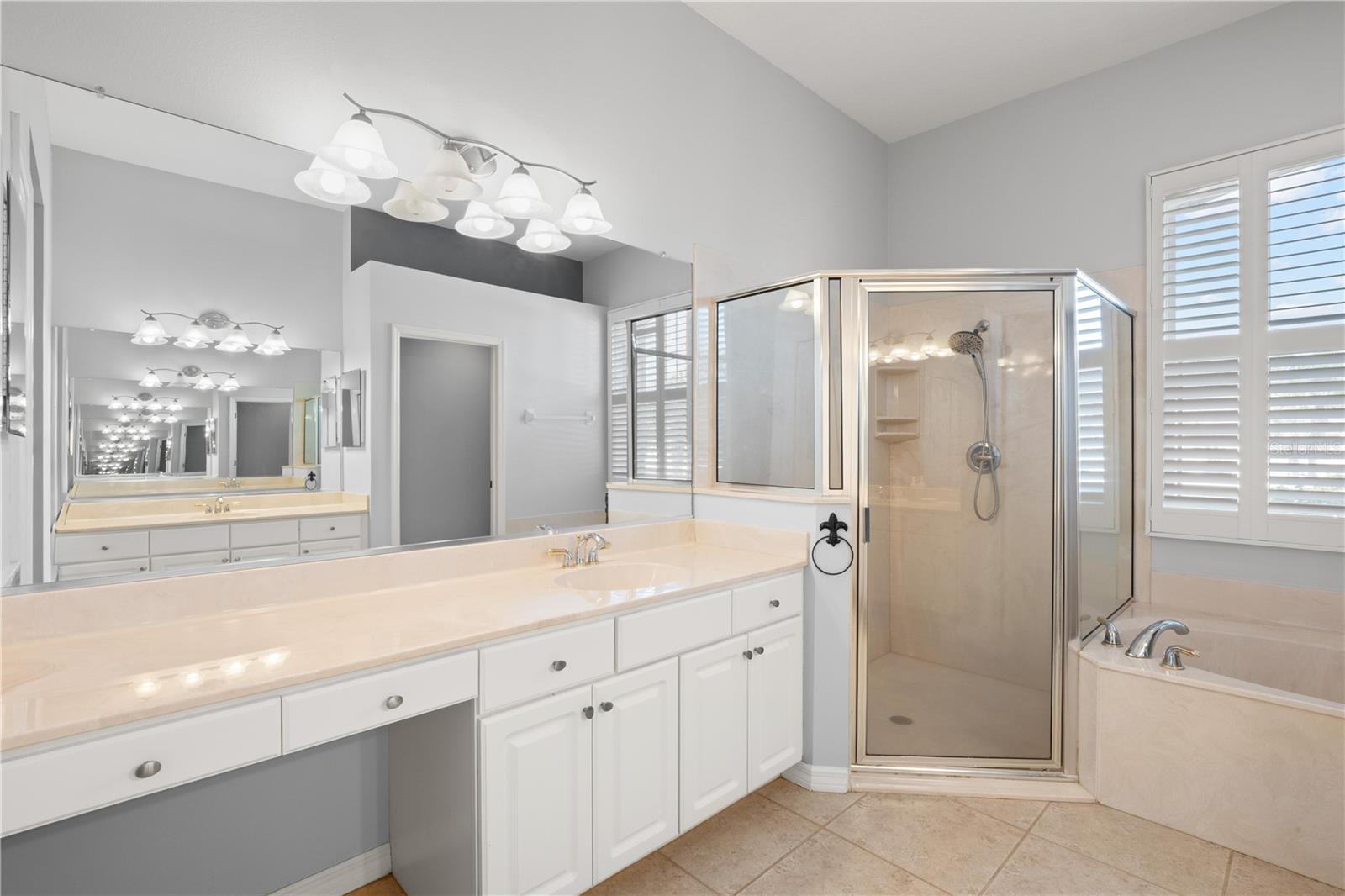 1305 CRYSTAL GREENS DR, SUN CITY CENTER, FL, 33573