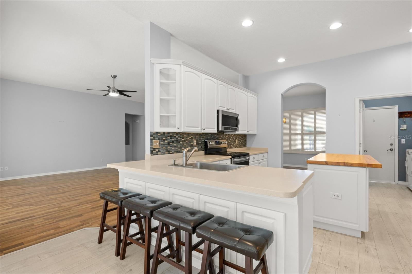 1305 CRYSTAL GREENS DR, SUN CITY CENTER, FL, 33573