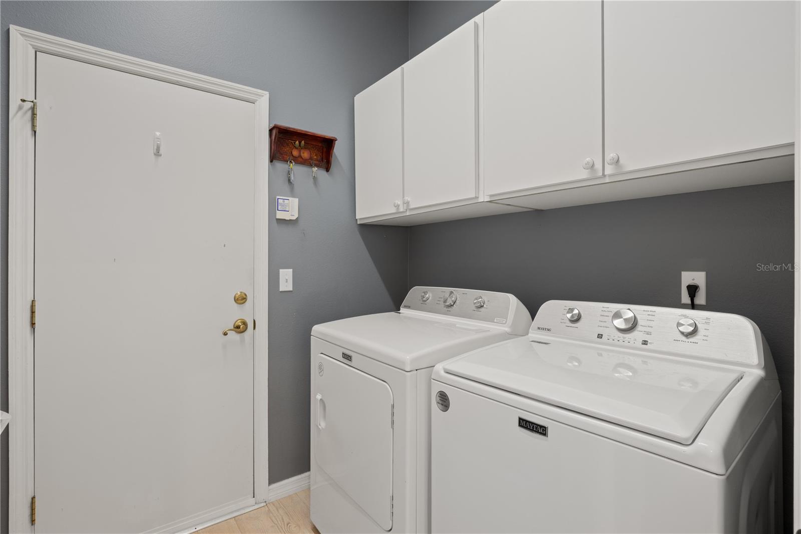1305 CRYSTAL GREENS DR, SUN CITY CENTER, FL, 33573