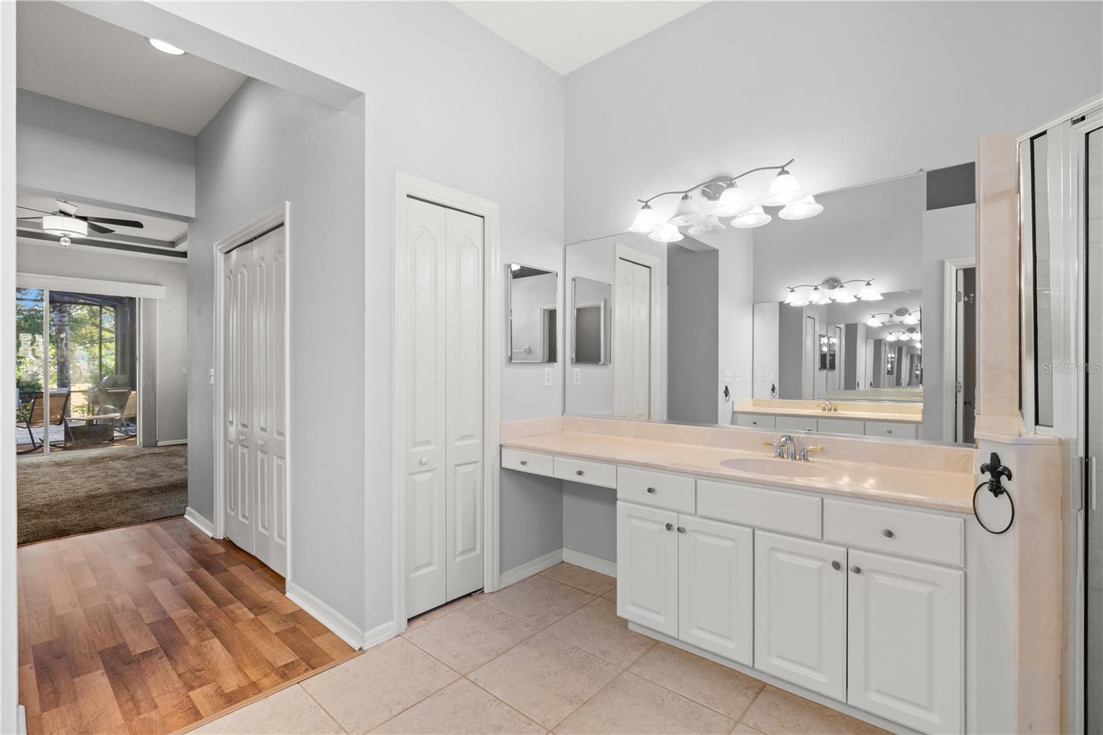1305 CRYSTAL GREENS DR, SUN CITY CENTER, FL, 33573