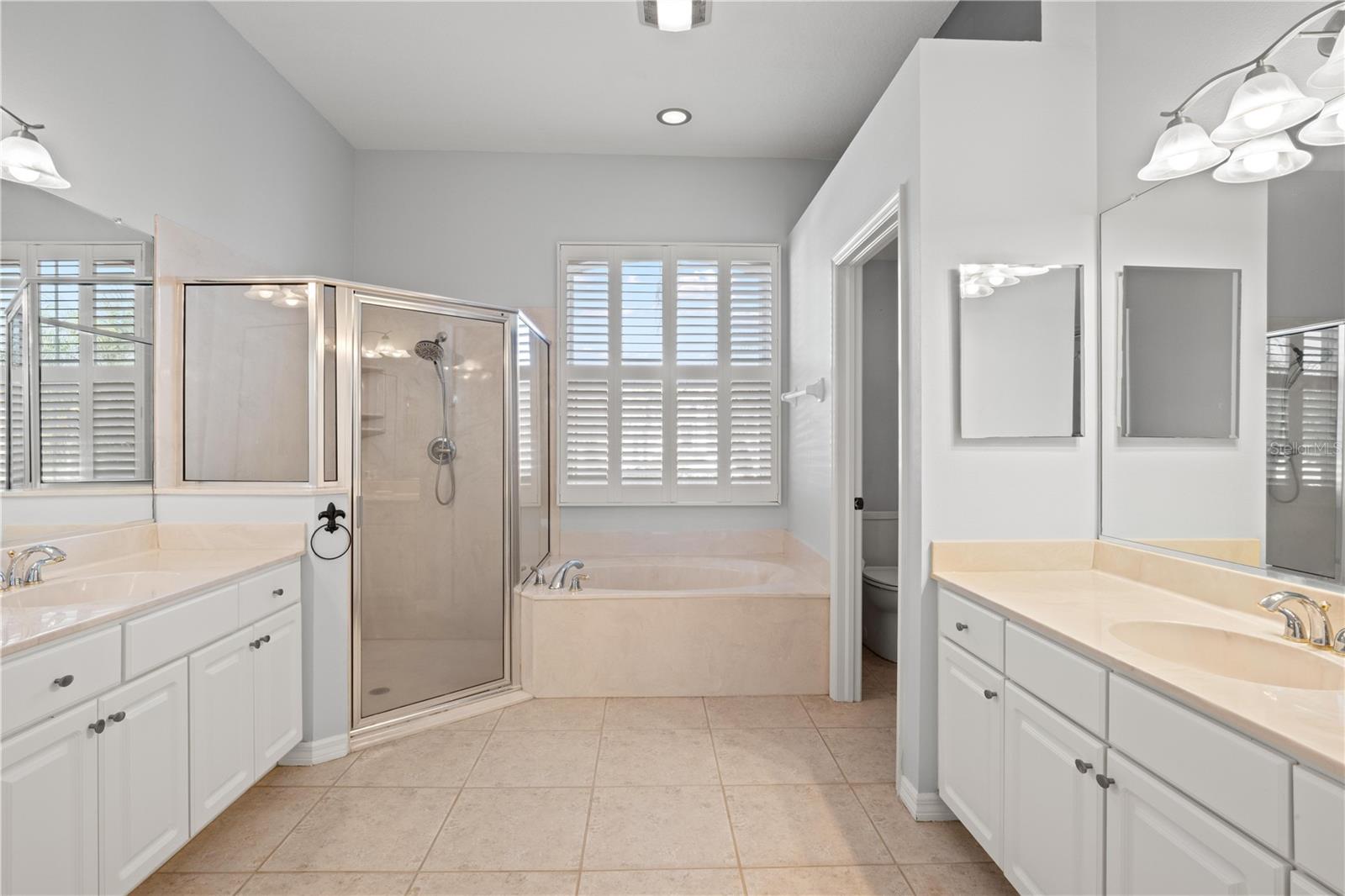 1305 CRYSTAL GREENS DR, SUN CITY CENTER, FL, 33573