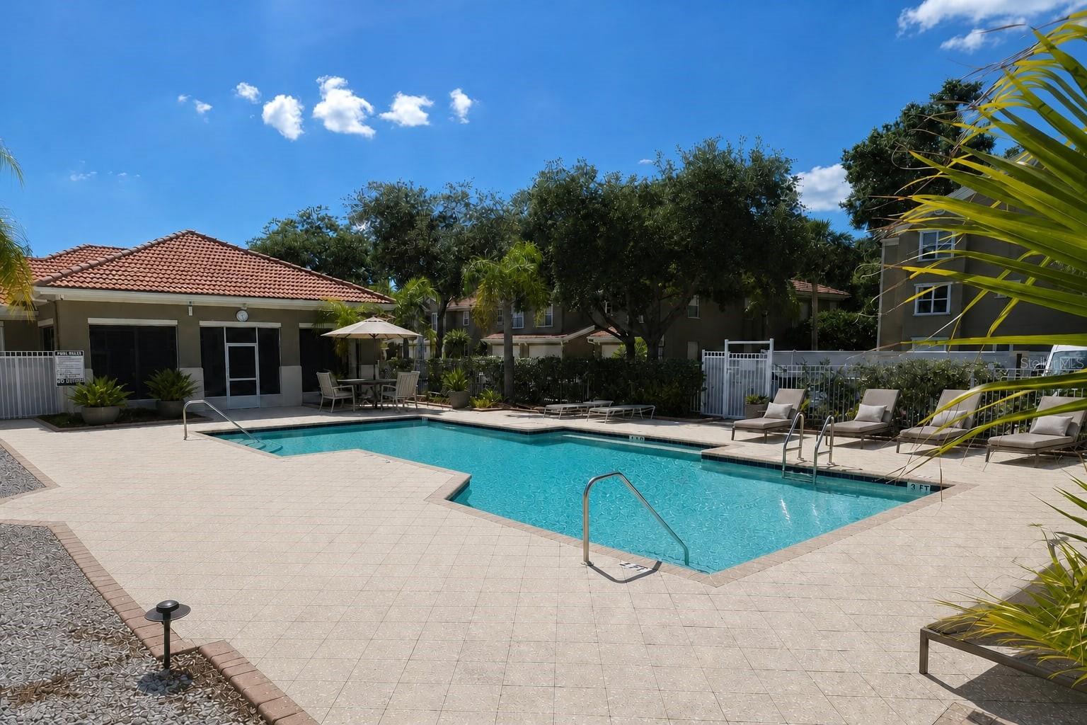 15215 AMBERLY DR #907, TAMPA, FL, 33647