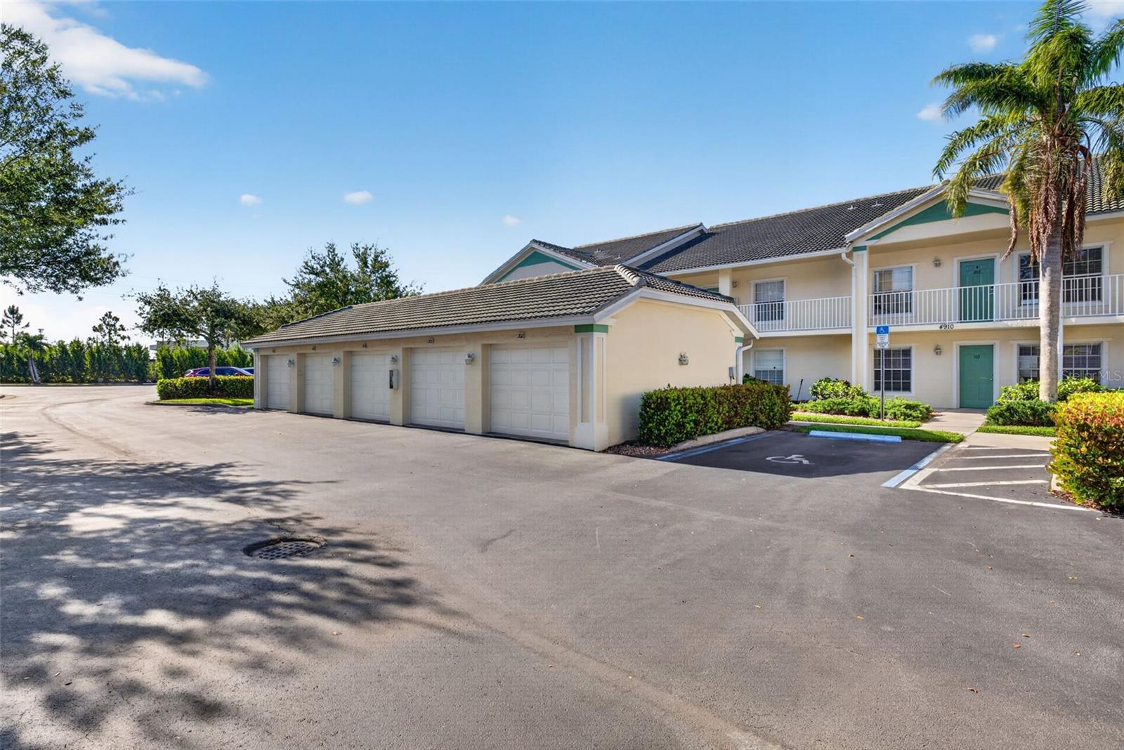 4910 COUGAR CT N #103, NAPLES, FL, 34109