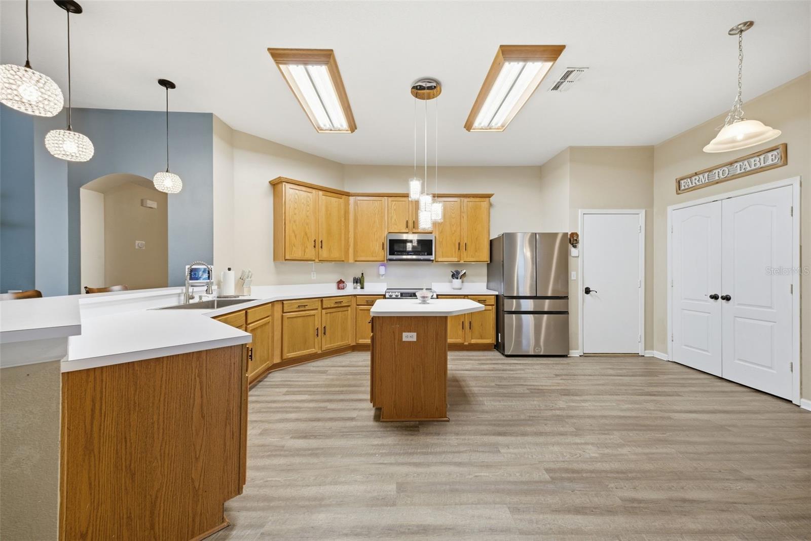 25540 RISEN STAR DR, WESLEY CHAPEL, FL, 33544