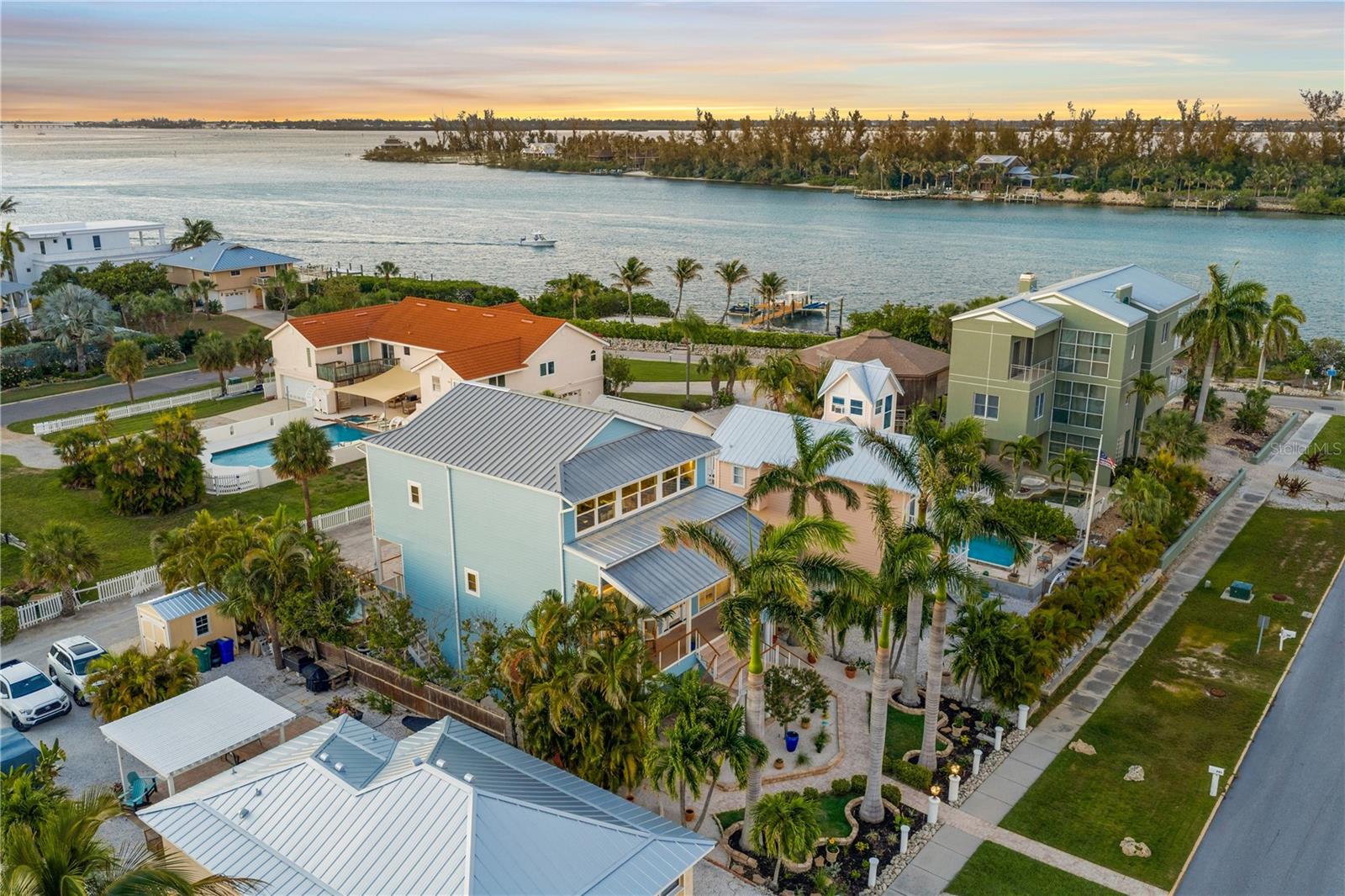 791 BROADWAY ST, LONGBOAT KEY, FL, 34228