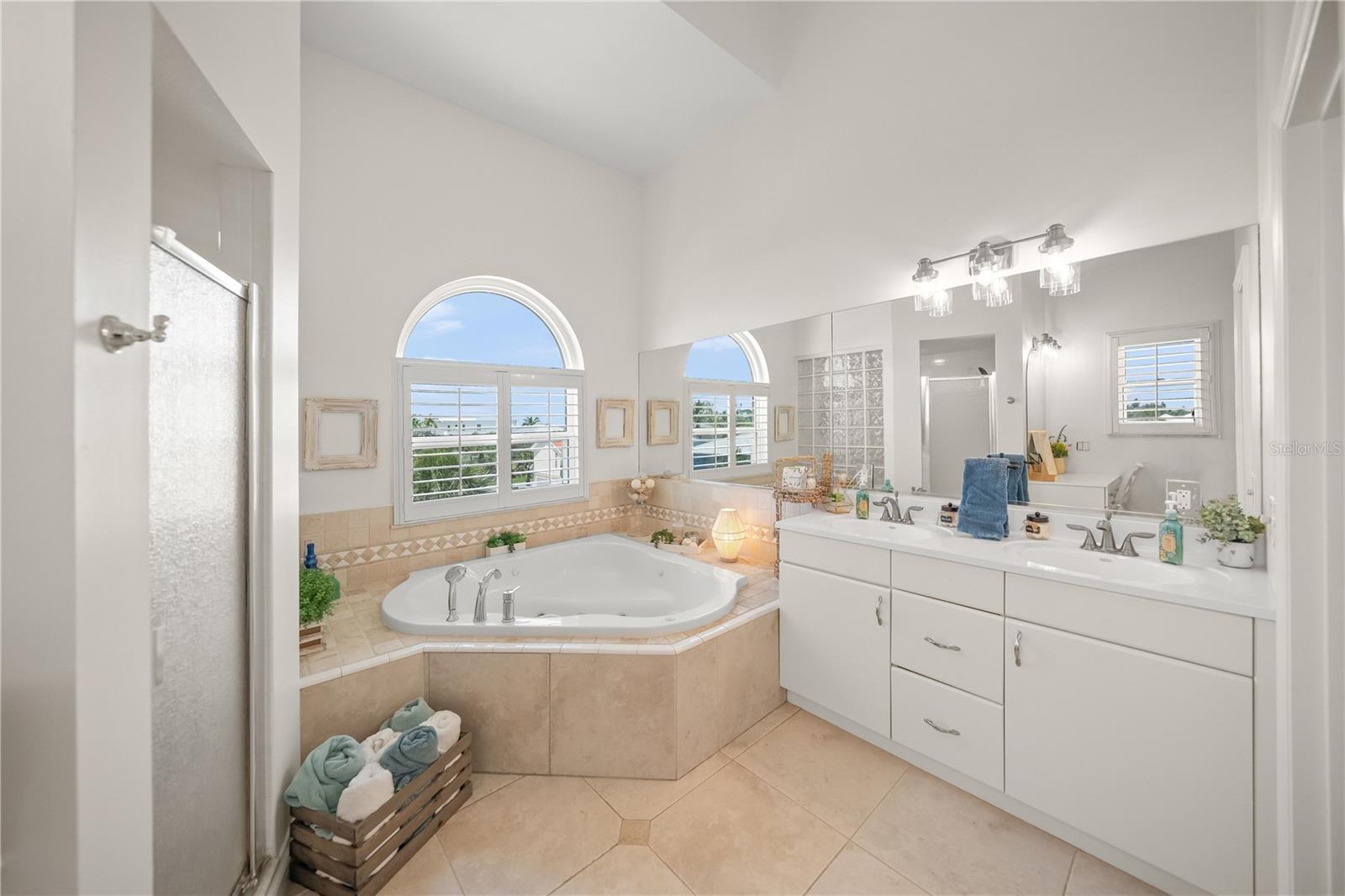 791 BROADWAY ST, LONGBOAT KEY, FL, 34228