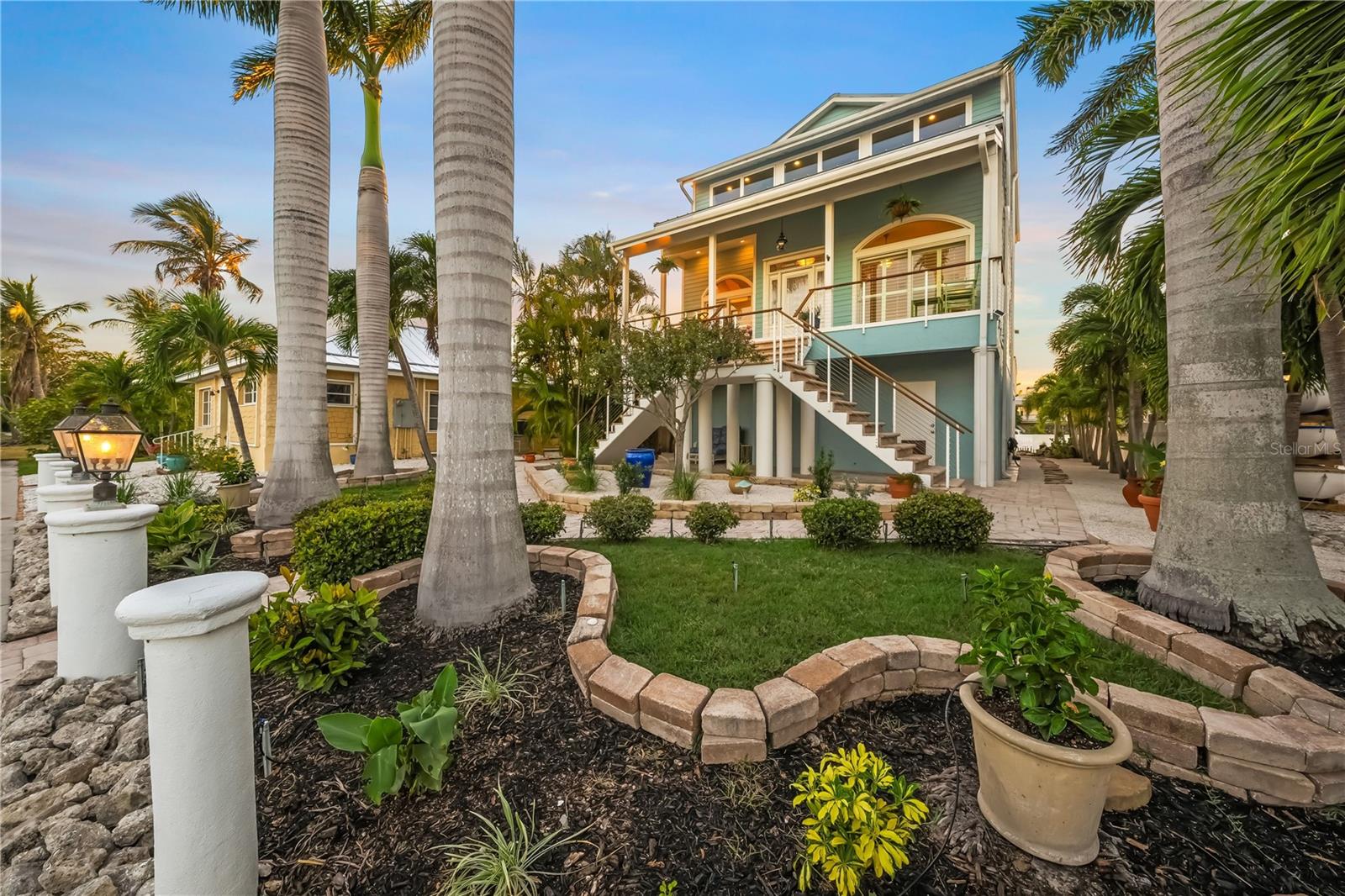 791 BROADWAY ST, LONGBOAT KEY, FL, 34228