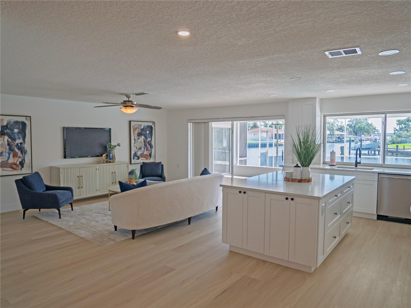 1880 TANGLEWOOD DR NE, ST PETERSBURG, FL, 33702