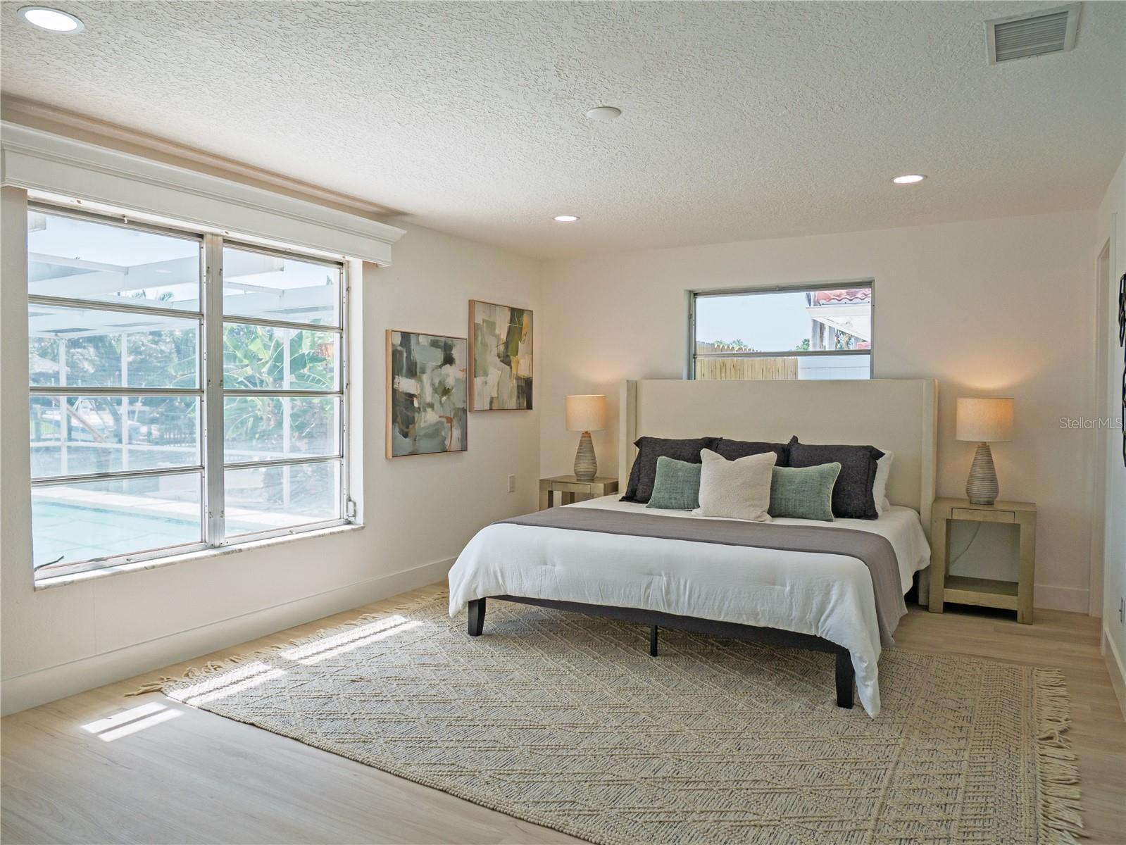 1880 TANGLEWOOD DR NE, ST PETERSBURG, FL, 33702