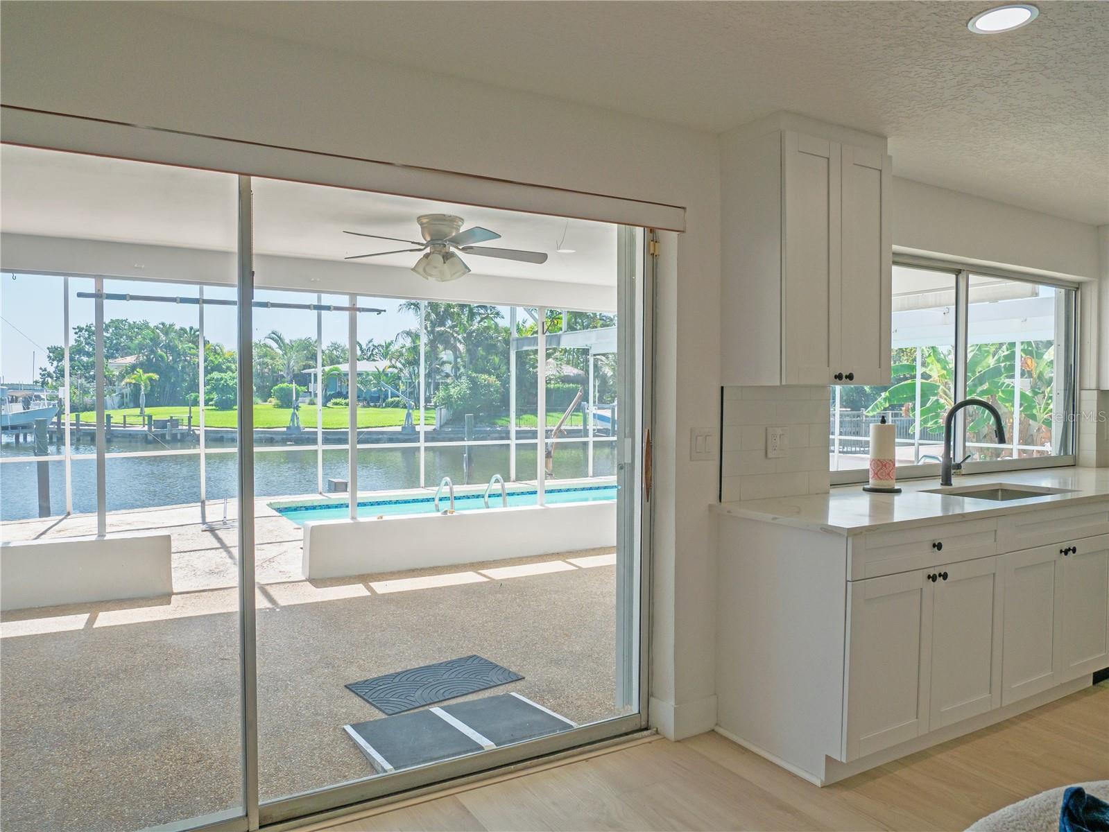1880 TANGLEWOOD DR NE, ST PETERSBURG, FL, 33702