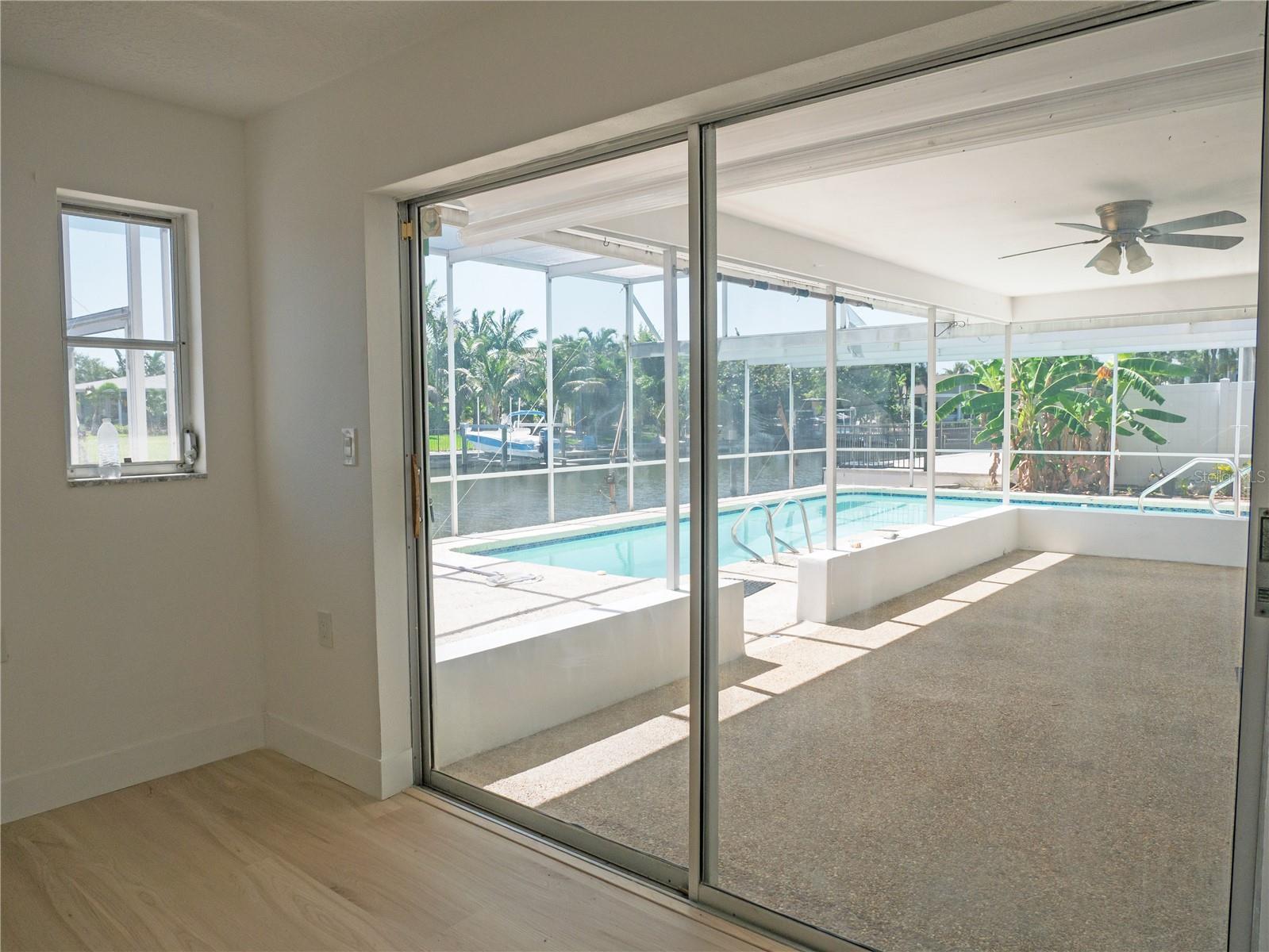 1880 TANGLEWOOD DR NE, ST PETERSBURG, FL, 33702