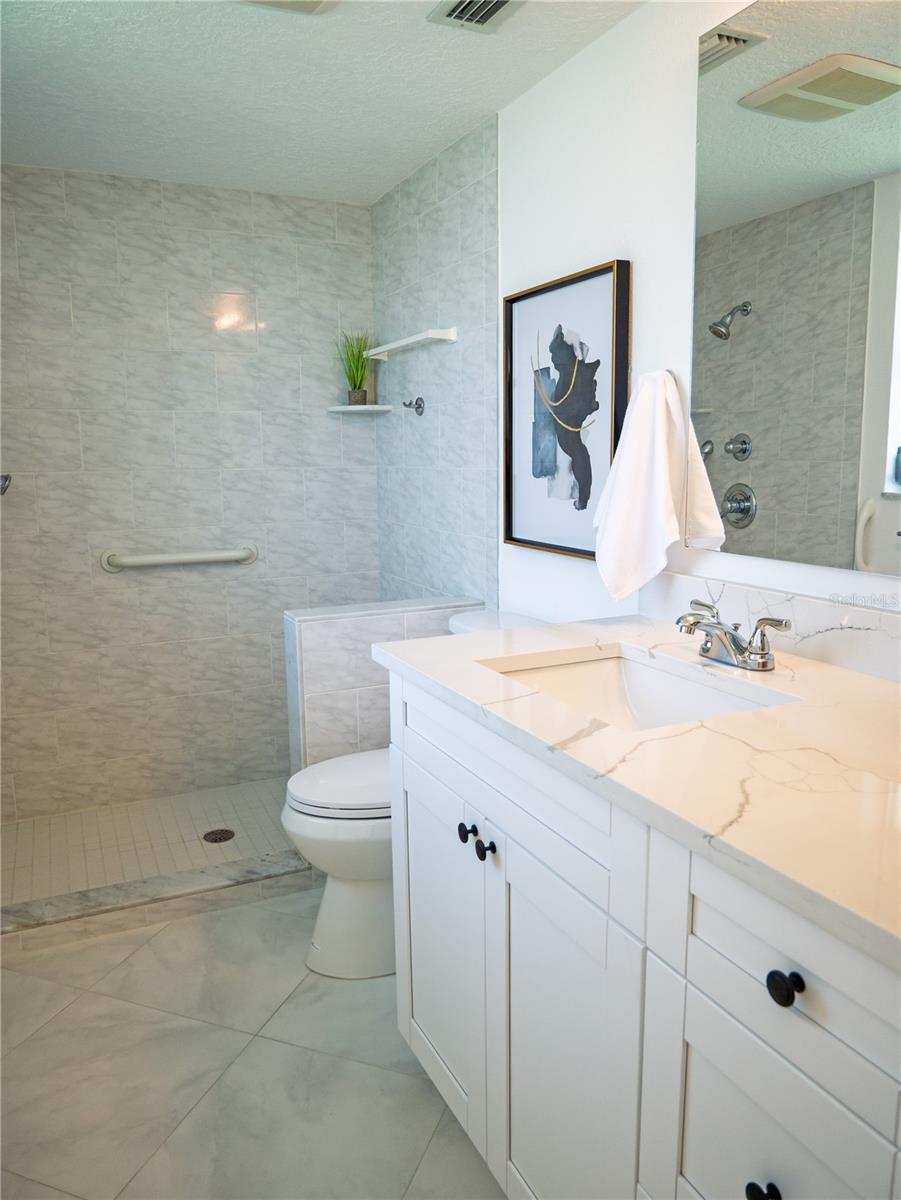 1880 TANGLEWOOD DR NE, ST PETERSBURG, FL, 33702