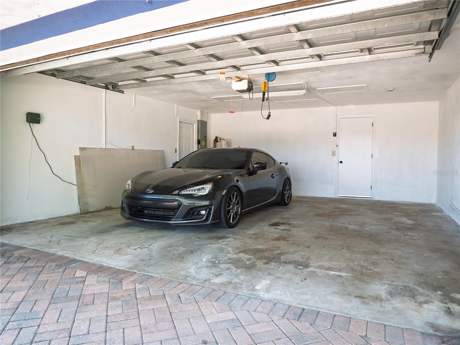 1880 TANGLEWOOD DR NE, ST PETERSBURG, FL, 33702