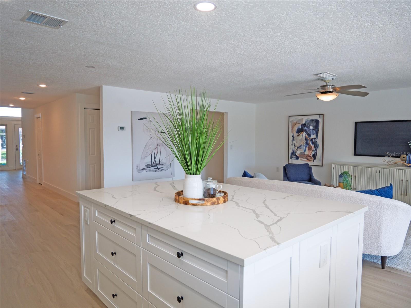 1880 TANGLEWOOD DR NE, ST PETERSBURG, FL, 33702
