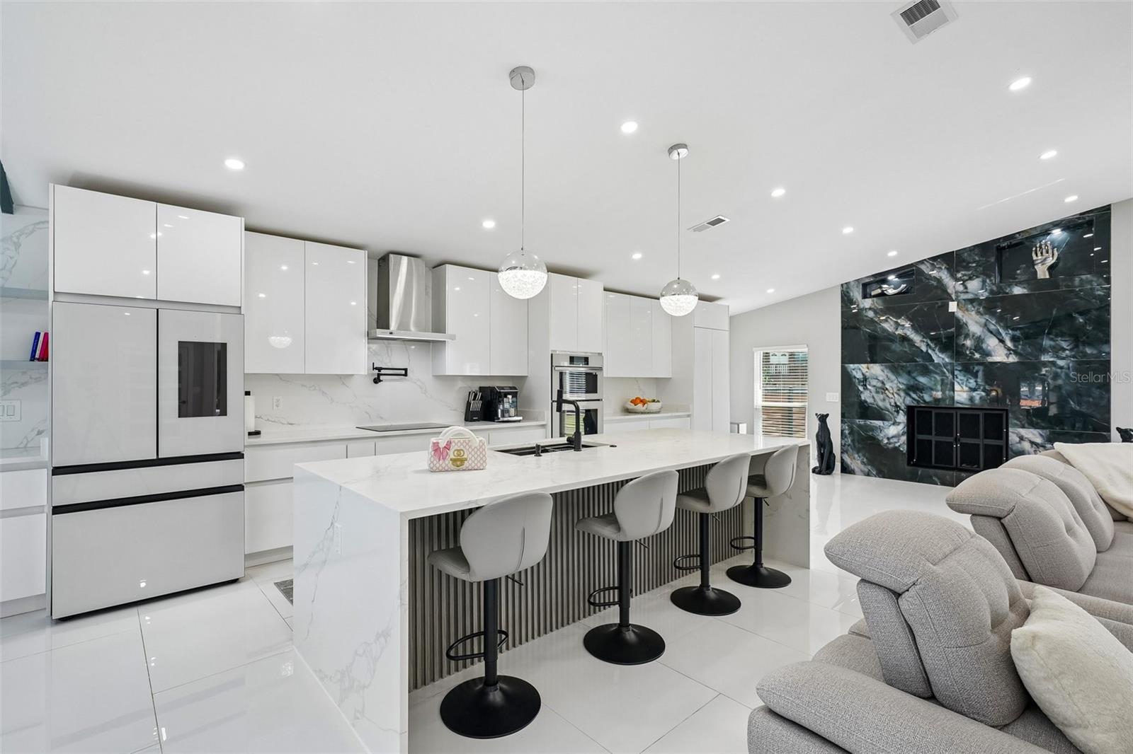 5201 HUNTINGTON ST NE, ST PETERSBURG, FL, 33703