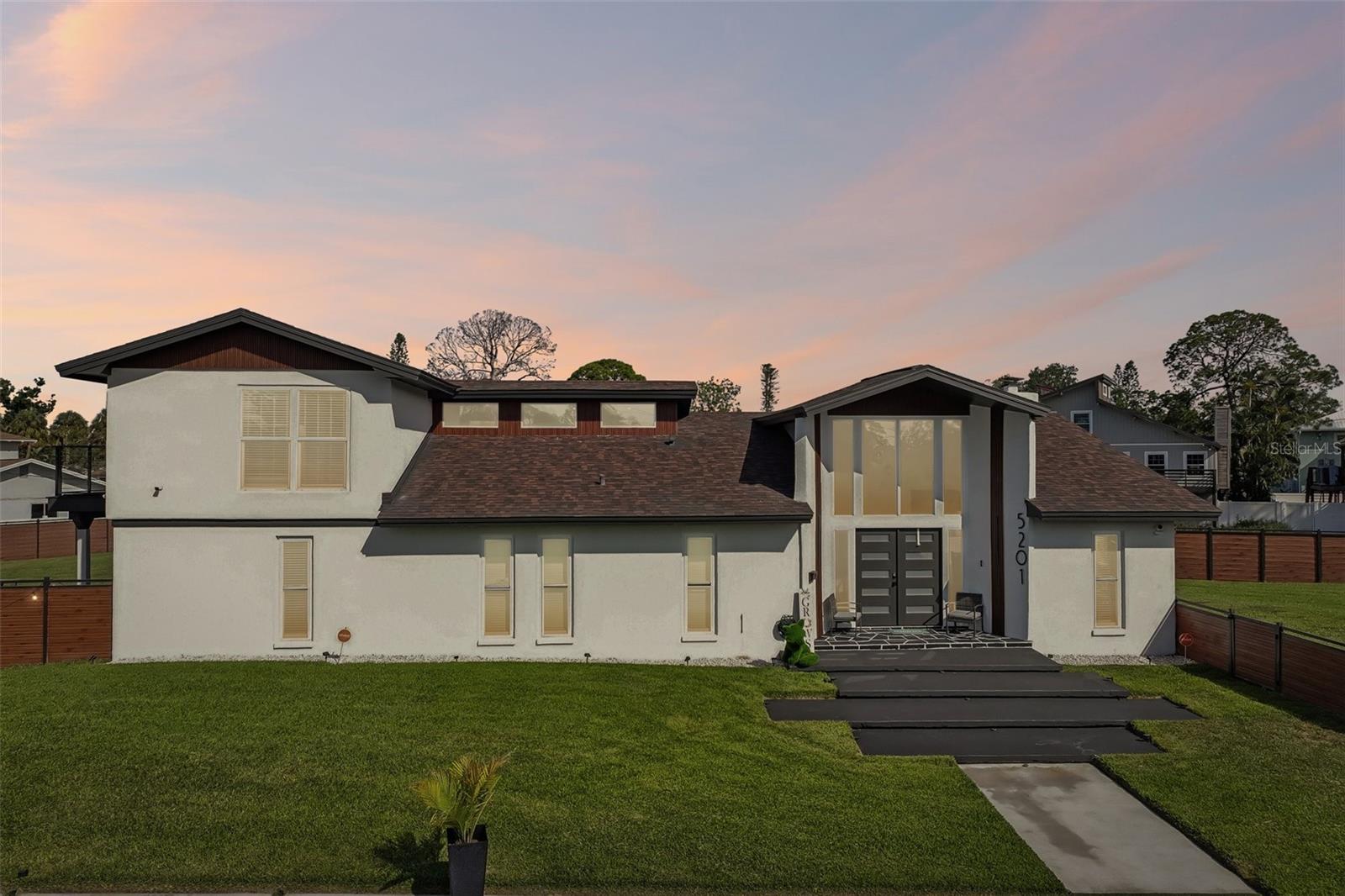 5201 HUNTINGTON ST NE, ST PETERSBURG, FL, 33703