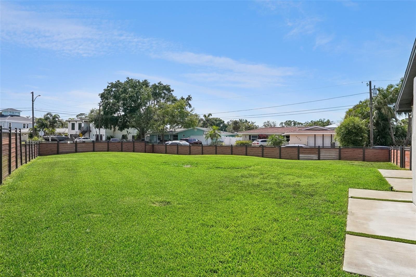 5201 HUNTINGTON ST NE, ST PETERSBURG, FL, 33703