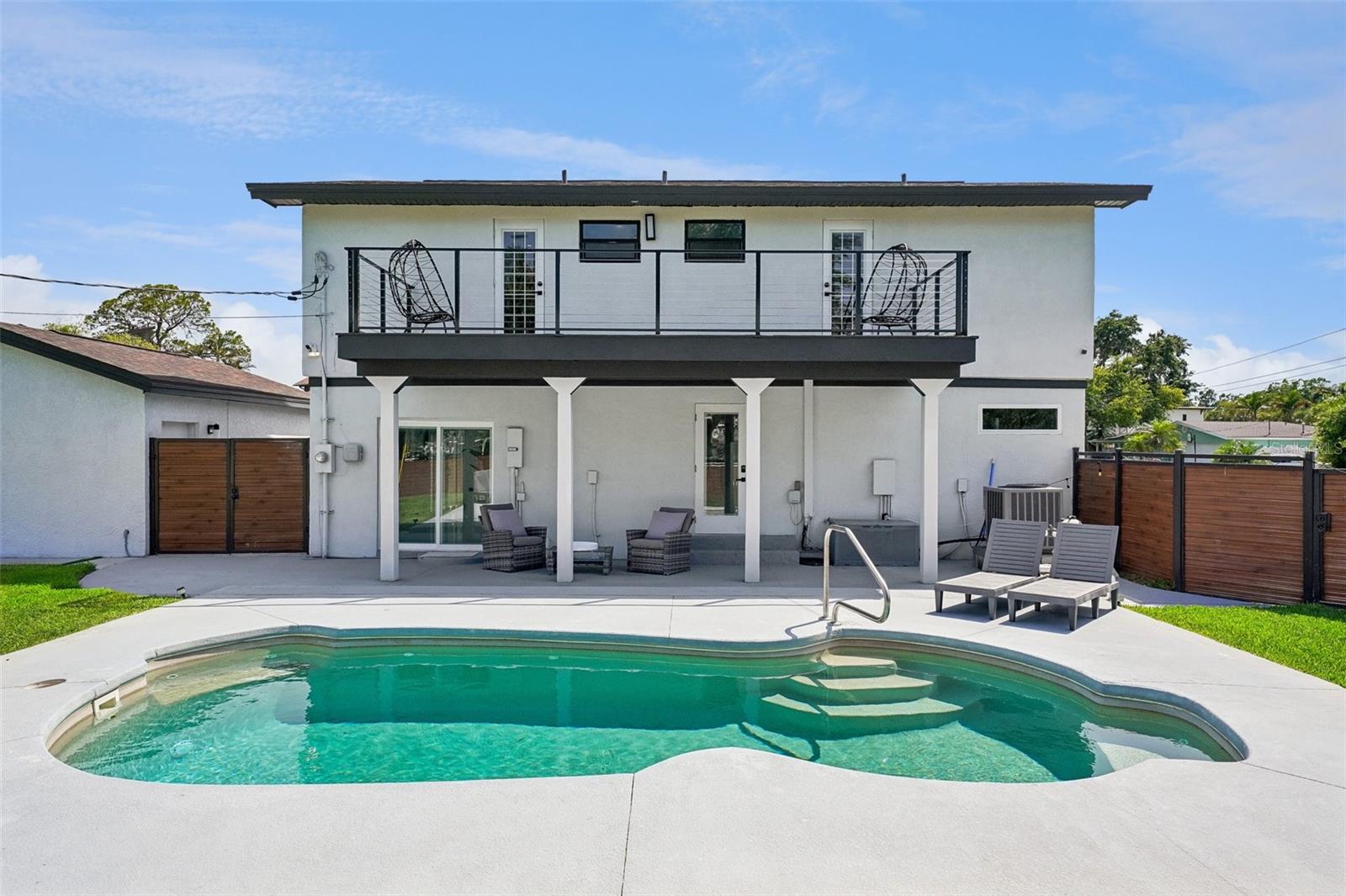 5201 HUNTINGTON ST NE, ST PETERSBURG, FL, 33703
